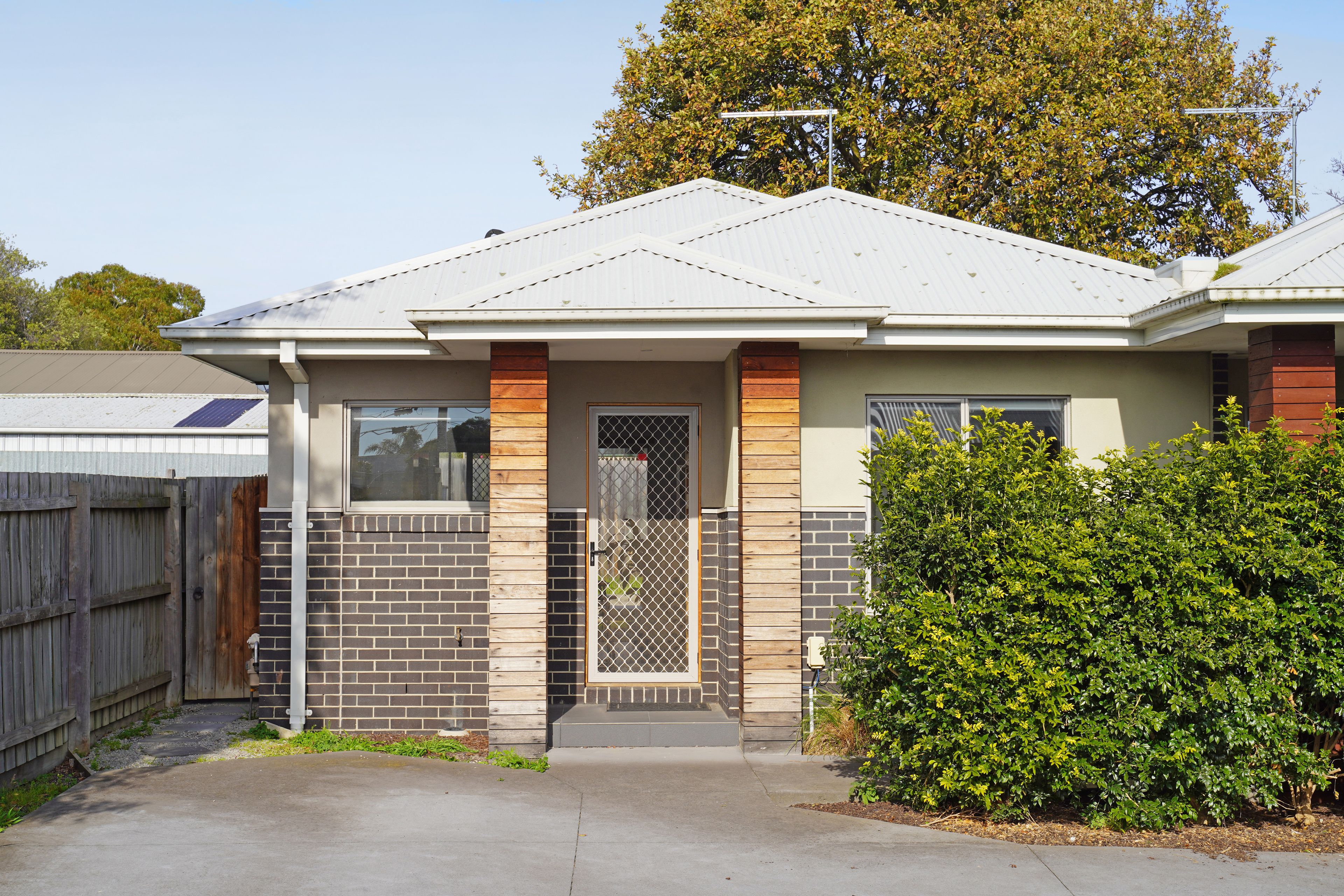 15 Cuthbert Road, Reservoir VIC 3073