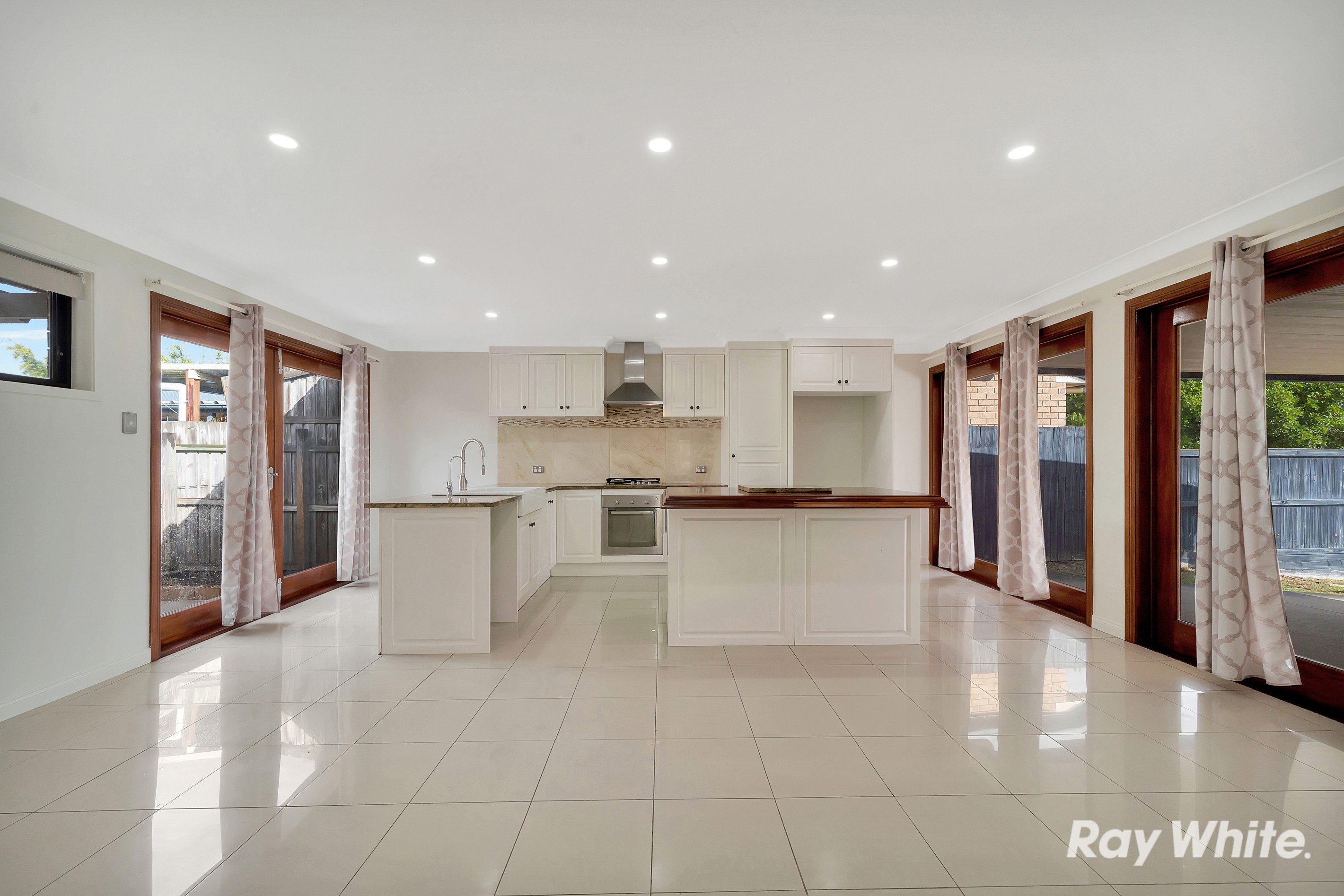 4 Felix Court, Crestmead, QLD 4132