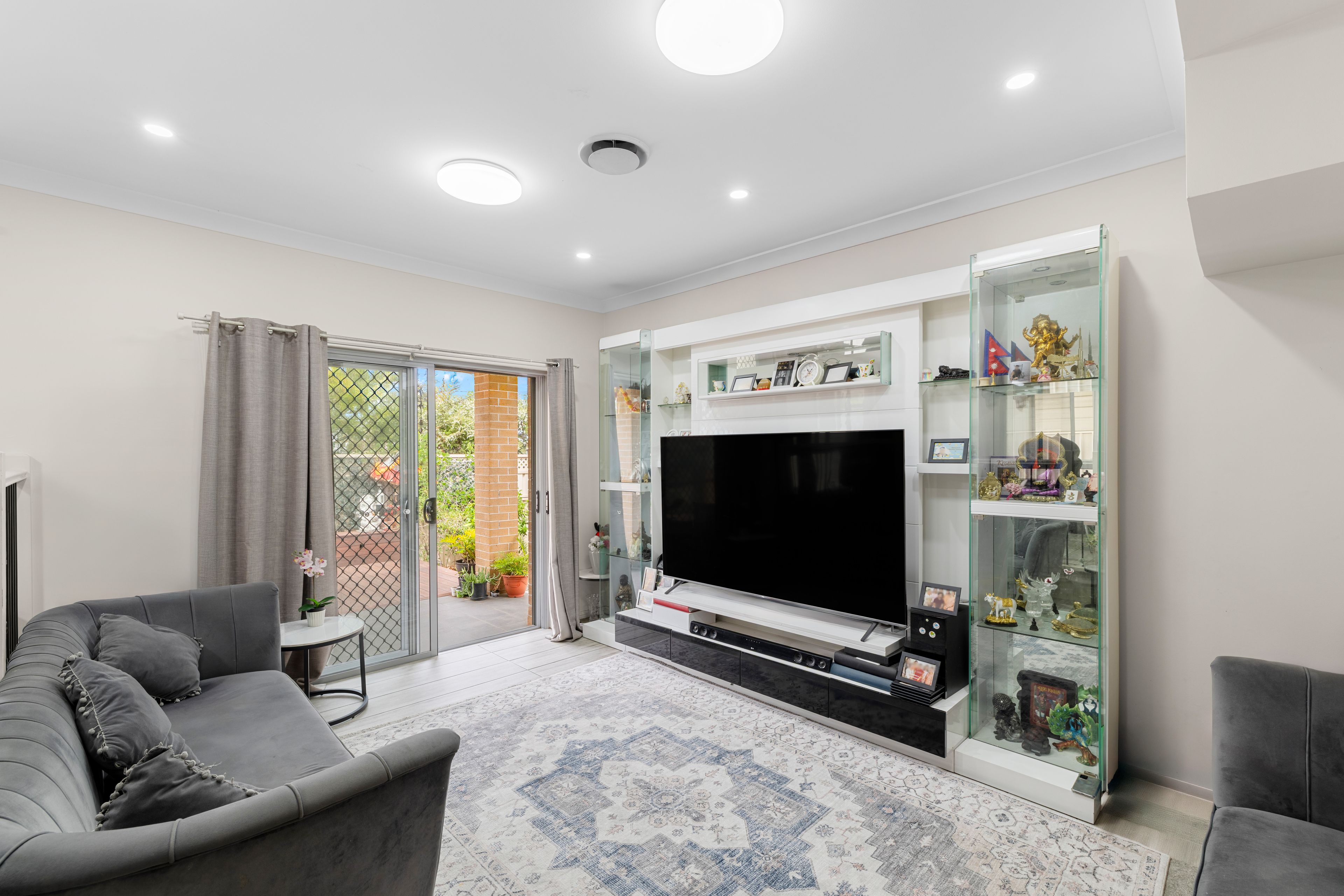 2/73 Woodpark Road, Woodpark, NSW 2164