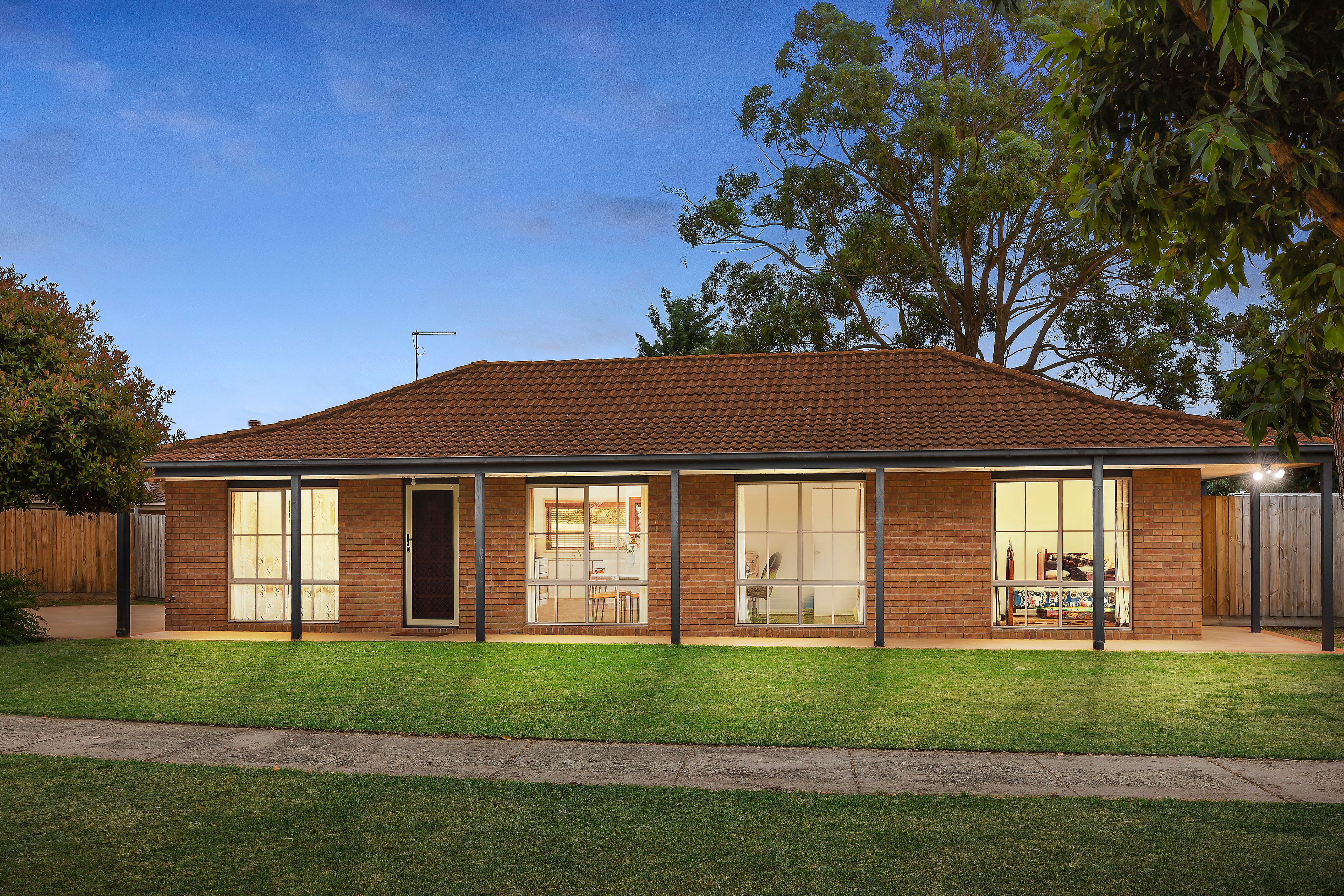 42 Carrington Crescent, Carrum Downs VIC 3201