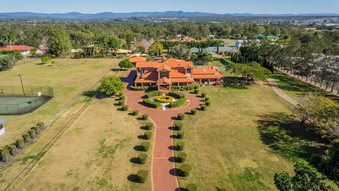 16 Neville Road, Bridgeman Downs, QLD 4035