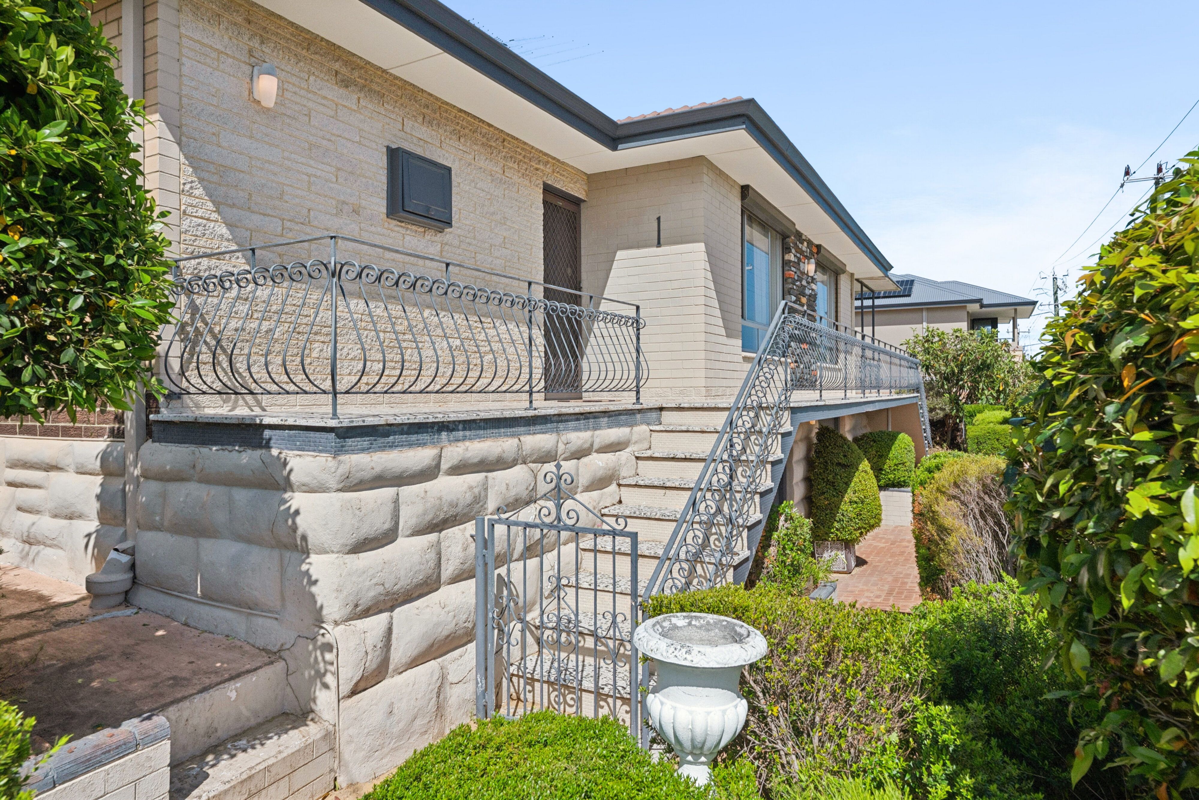 1 Daly Street — photo 4 of 30