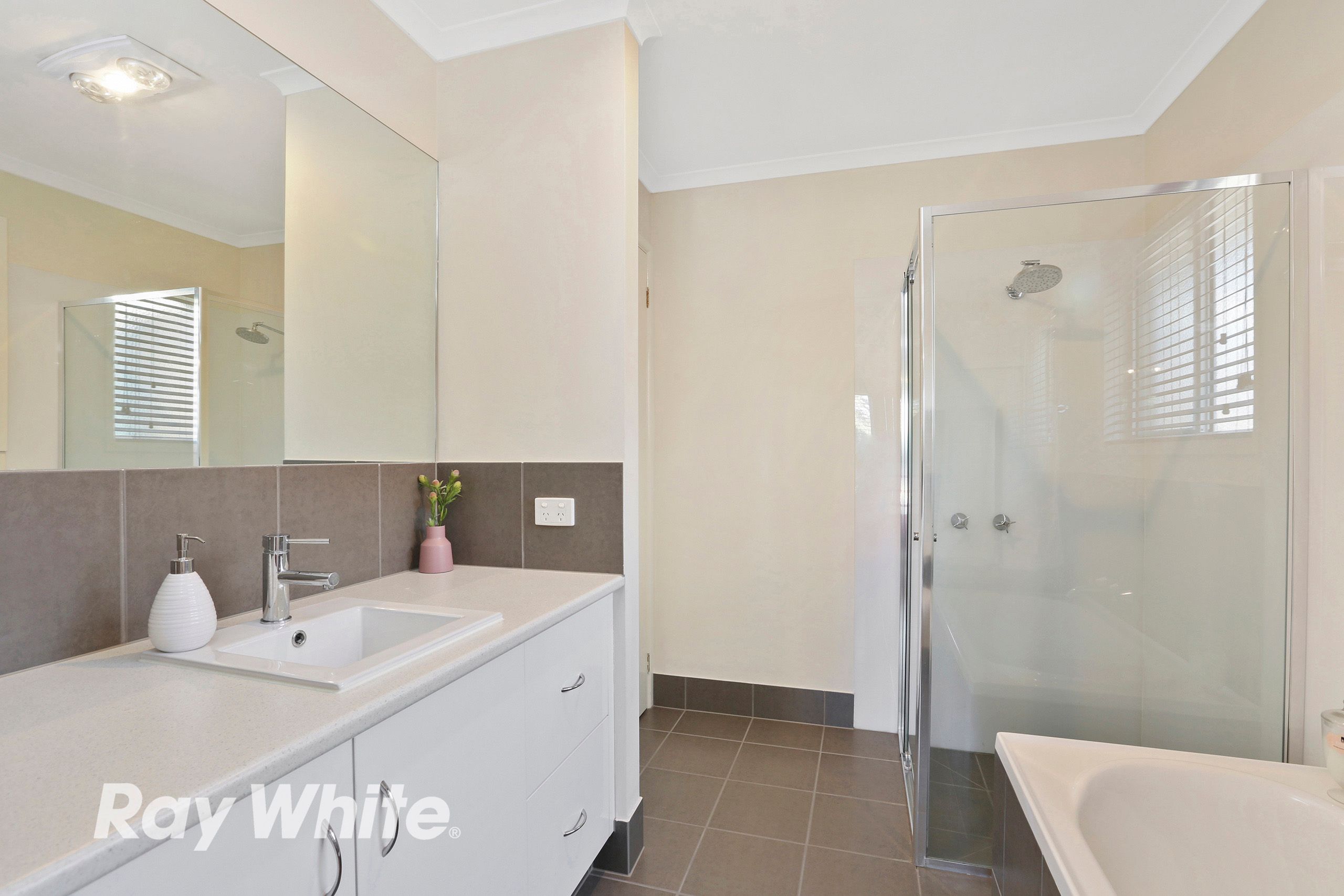 28 Caldermeade Road, Corio, VIC 3214