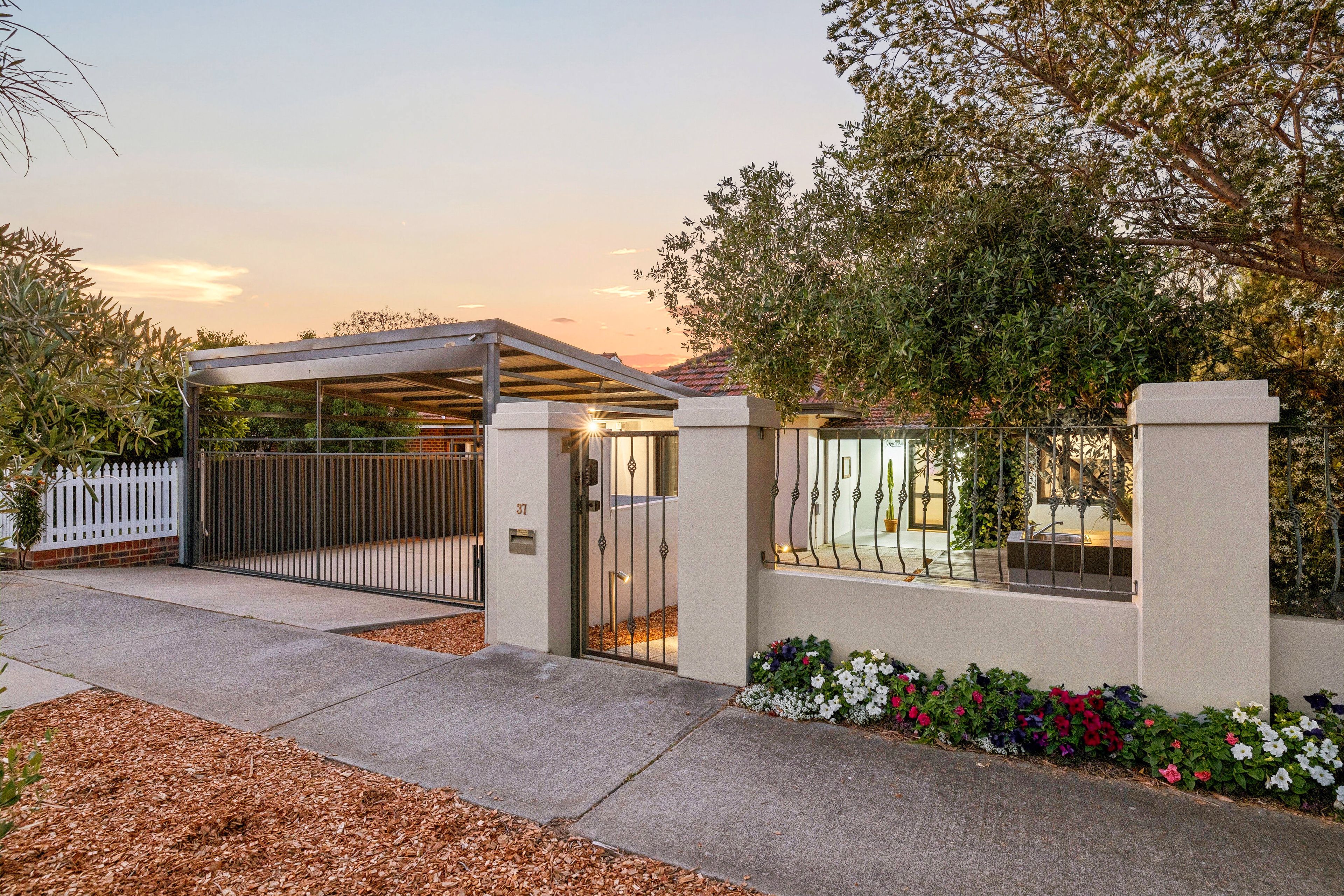37 Victoria Street — photo from Ray White ELG