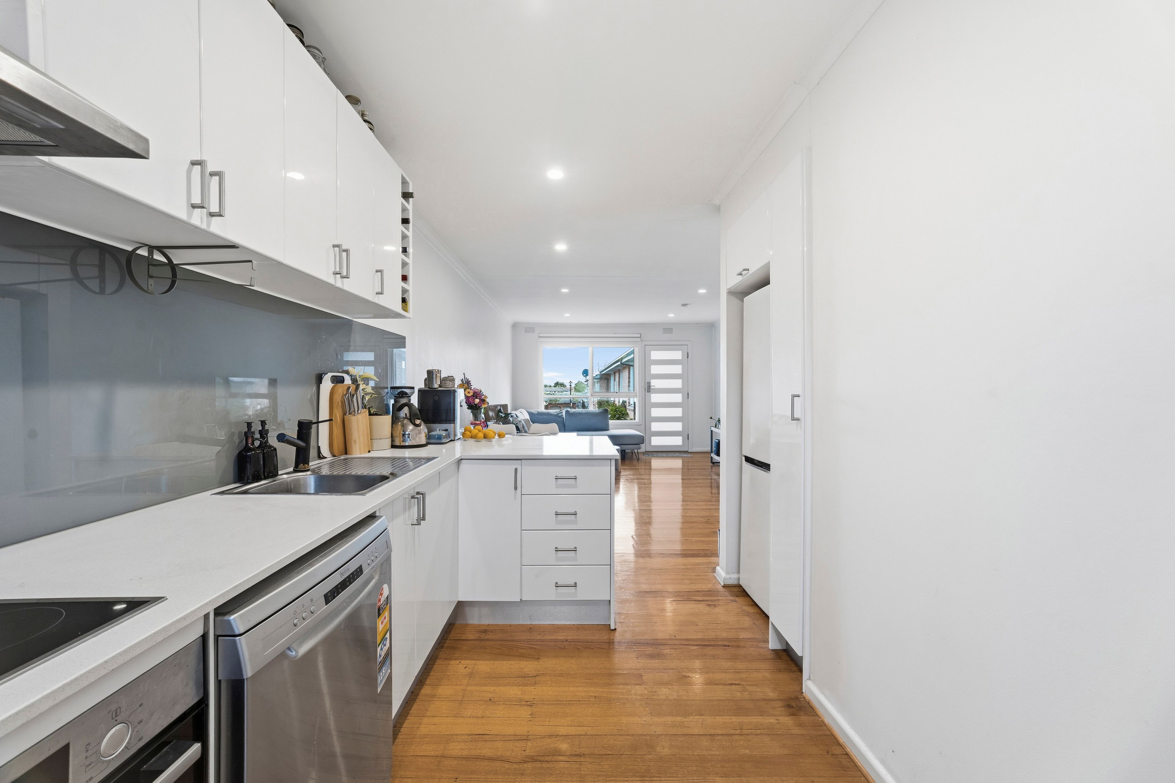 6/11 Florence Street — photo 6 of 15