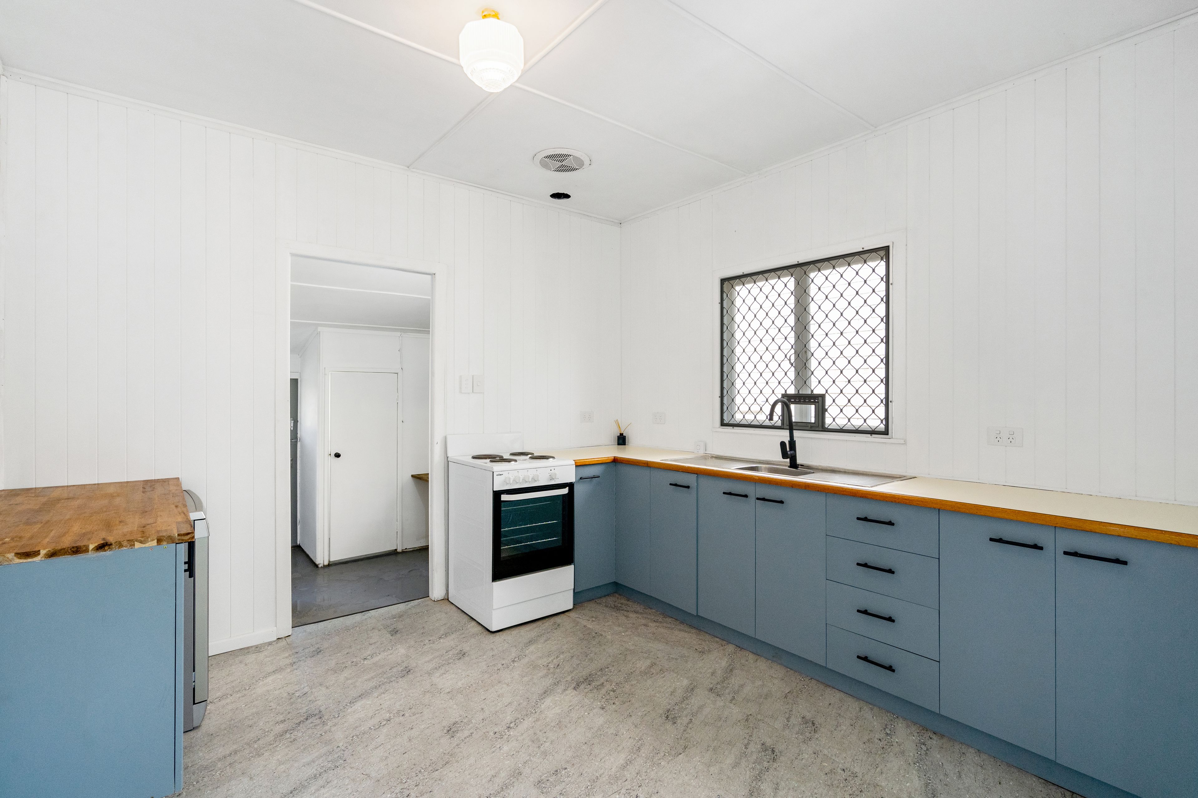 182 Scarborough Road, Scarborough, QLD 4020