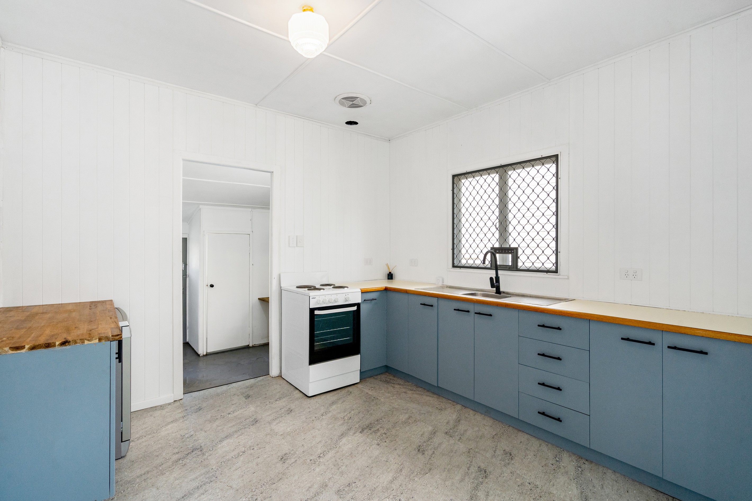 182 Scarborough Road, Scarborough, QLD 4020