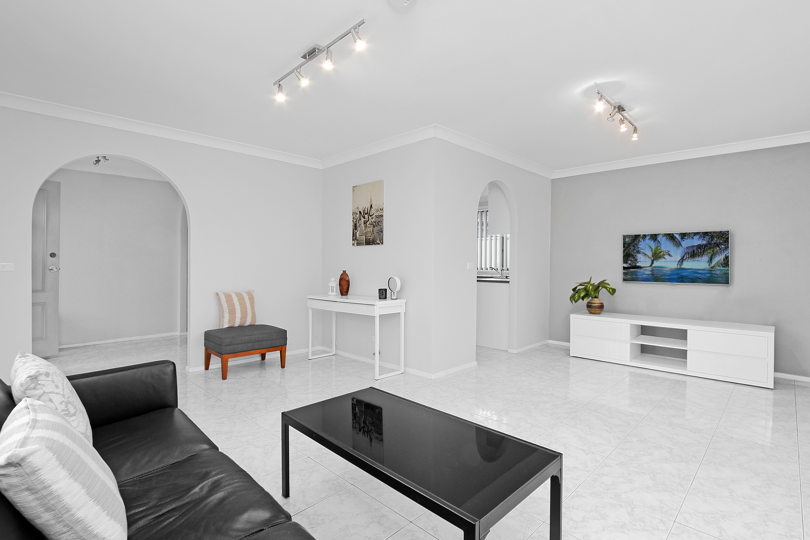10 Hope Crescent, Bossley Park, NSW 2176