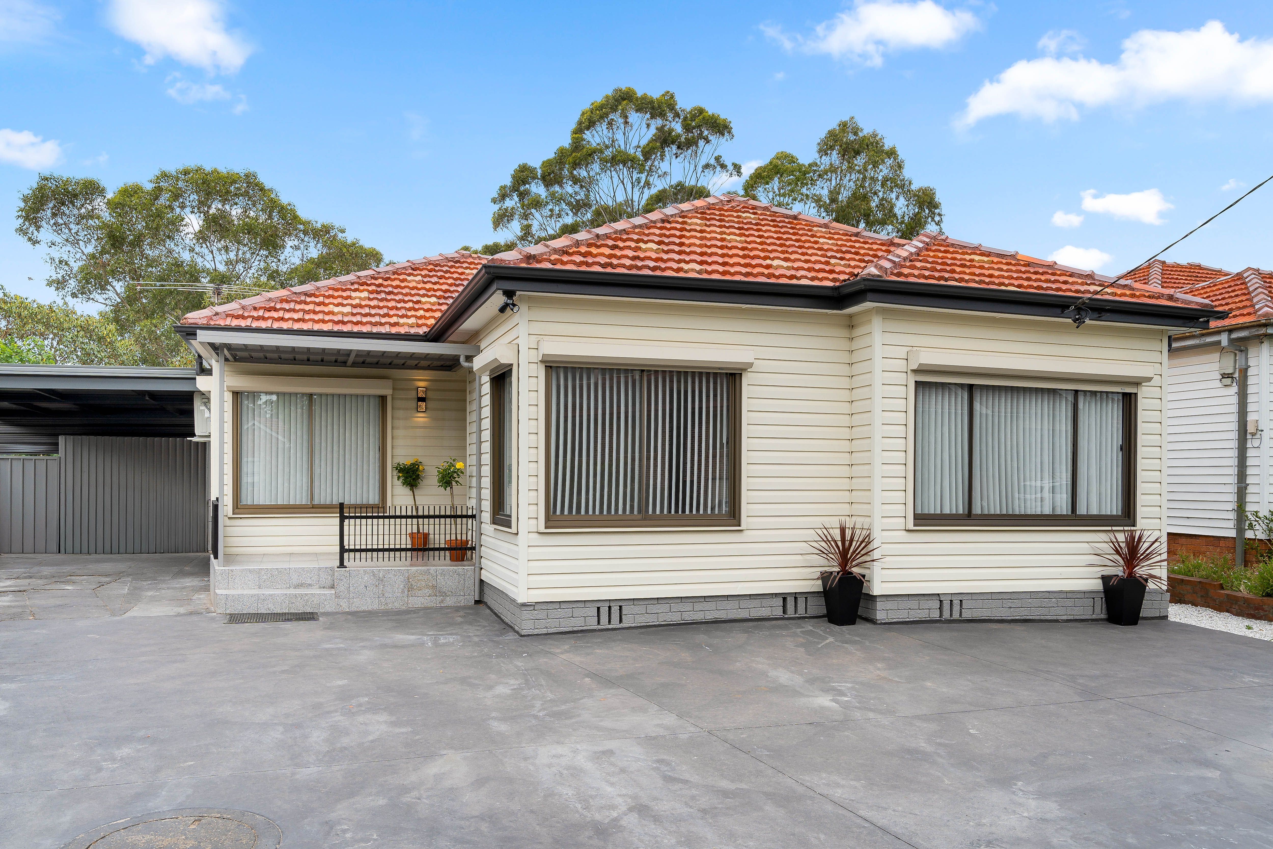 17 Cockburn Crescent , Fairfield East NSW 2165