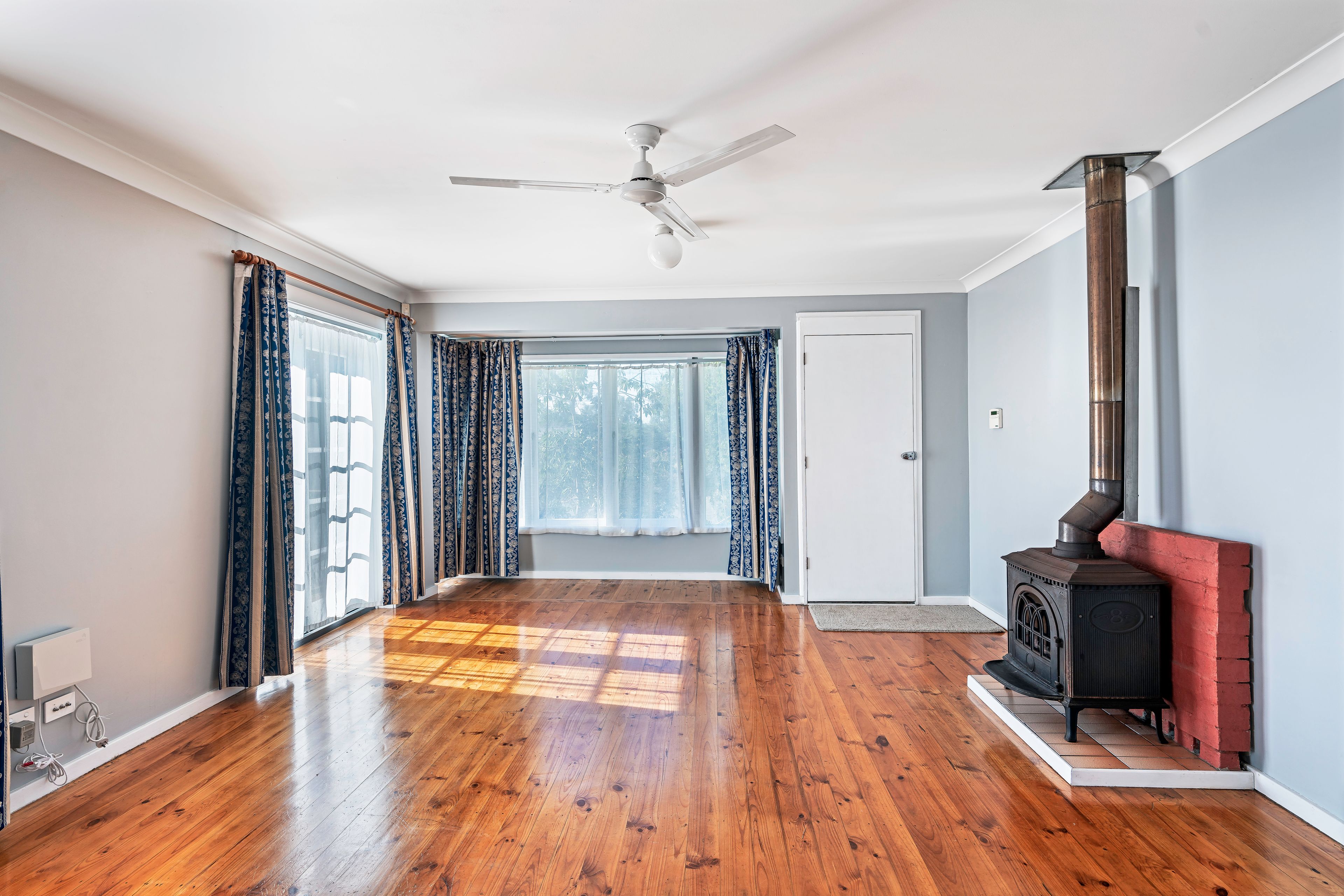 8 Samuel Street, Bomaderry, NSW 2541