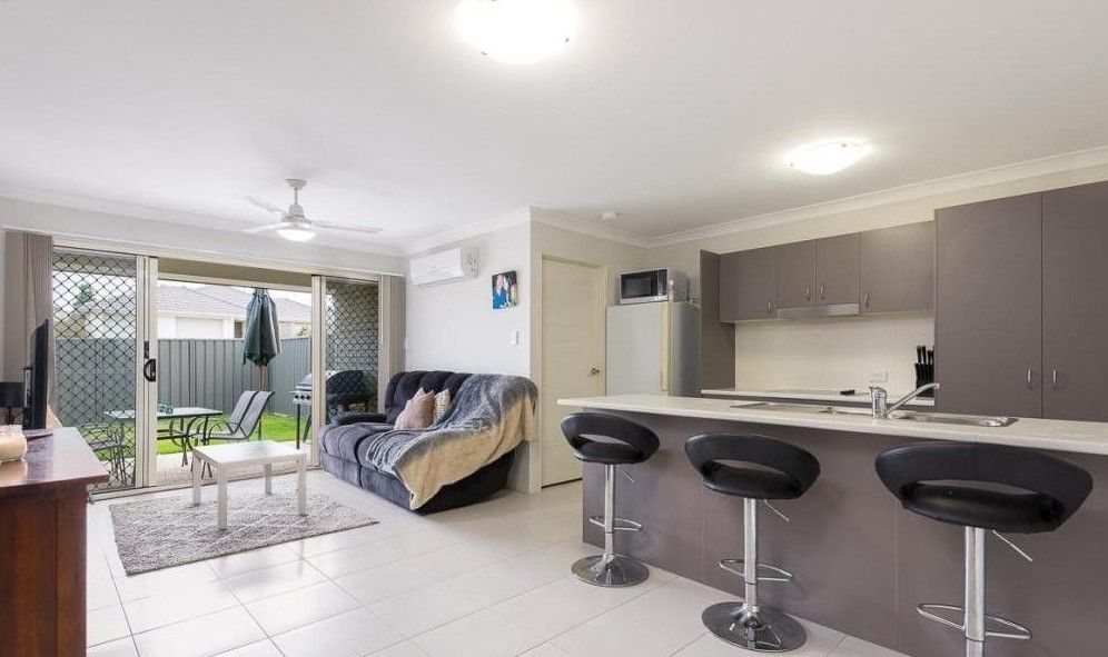 1/2 Bruce Baker Crescent, Crestmead, QLD 4132