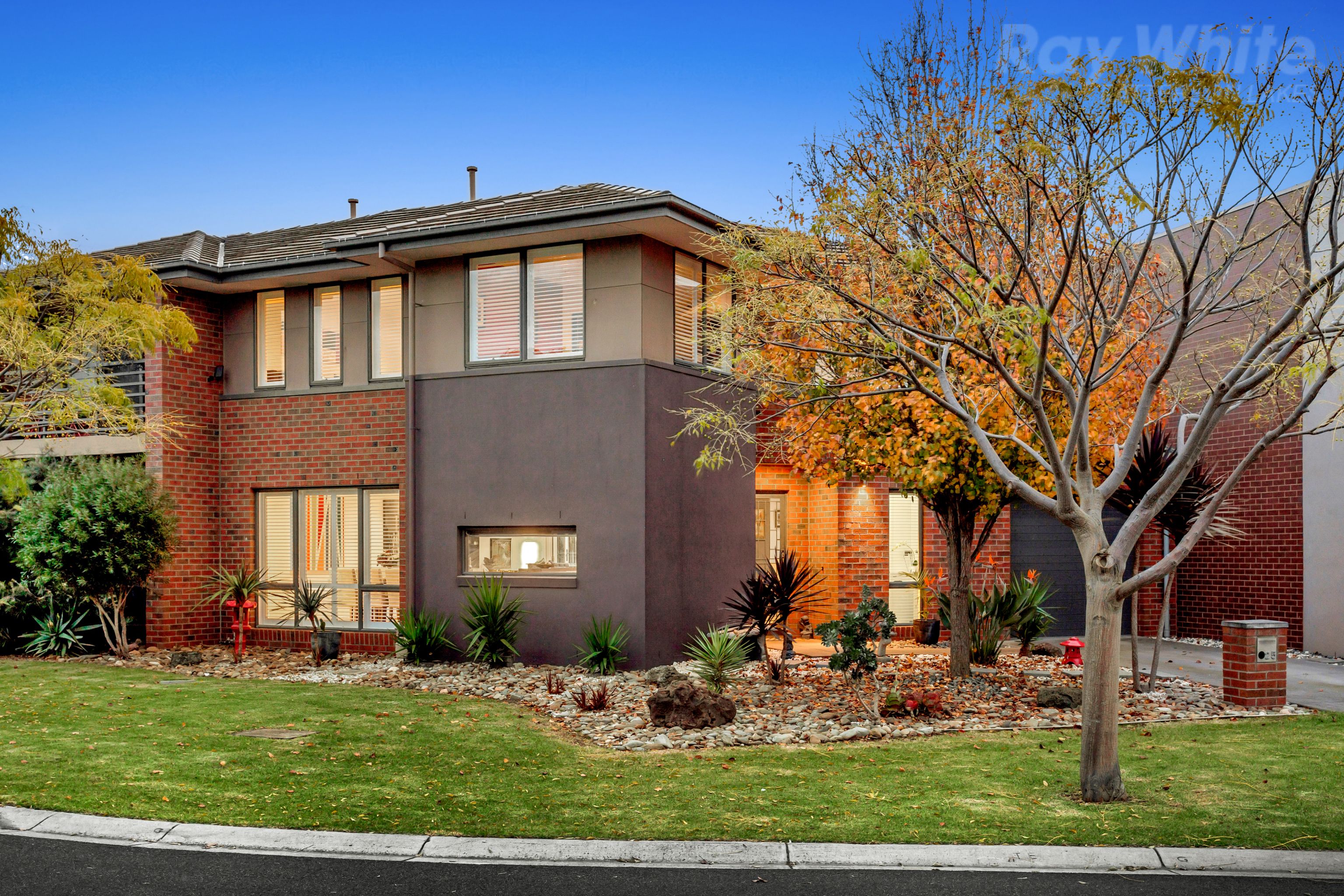 25 Dresden Drive, Waterways VIC 3195