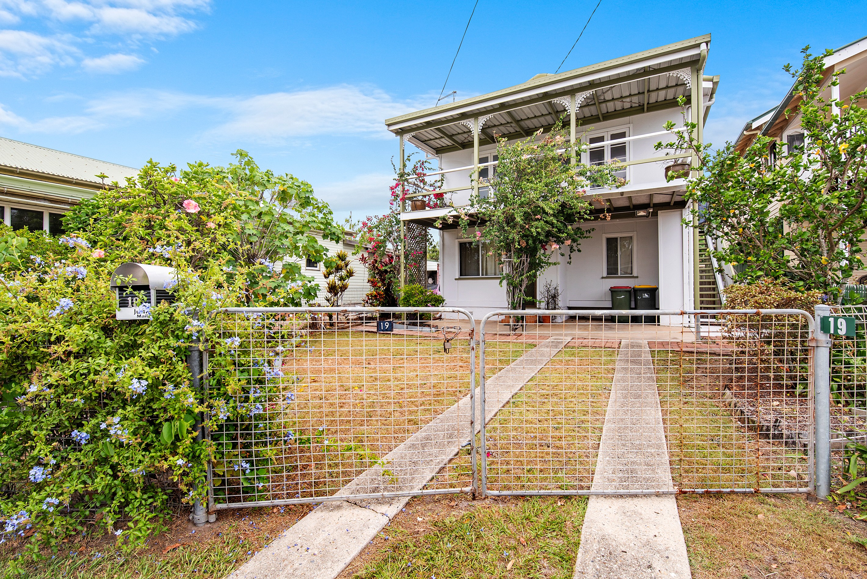 19 Whytecliffe Parade, Woody Point, QLD 4019