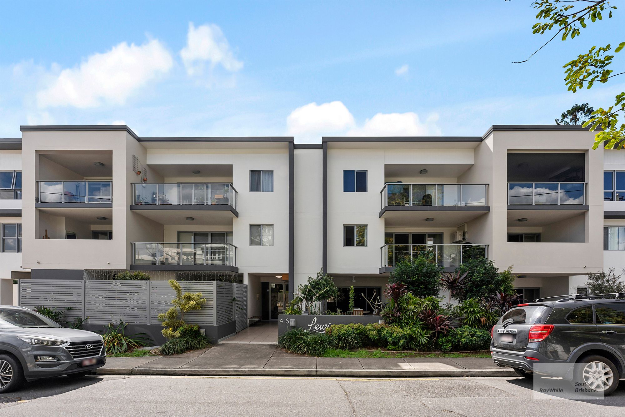13/6 Lockhart Street — photo from Ray White South Brisbane