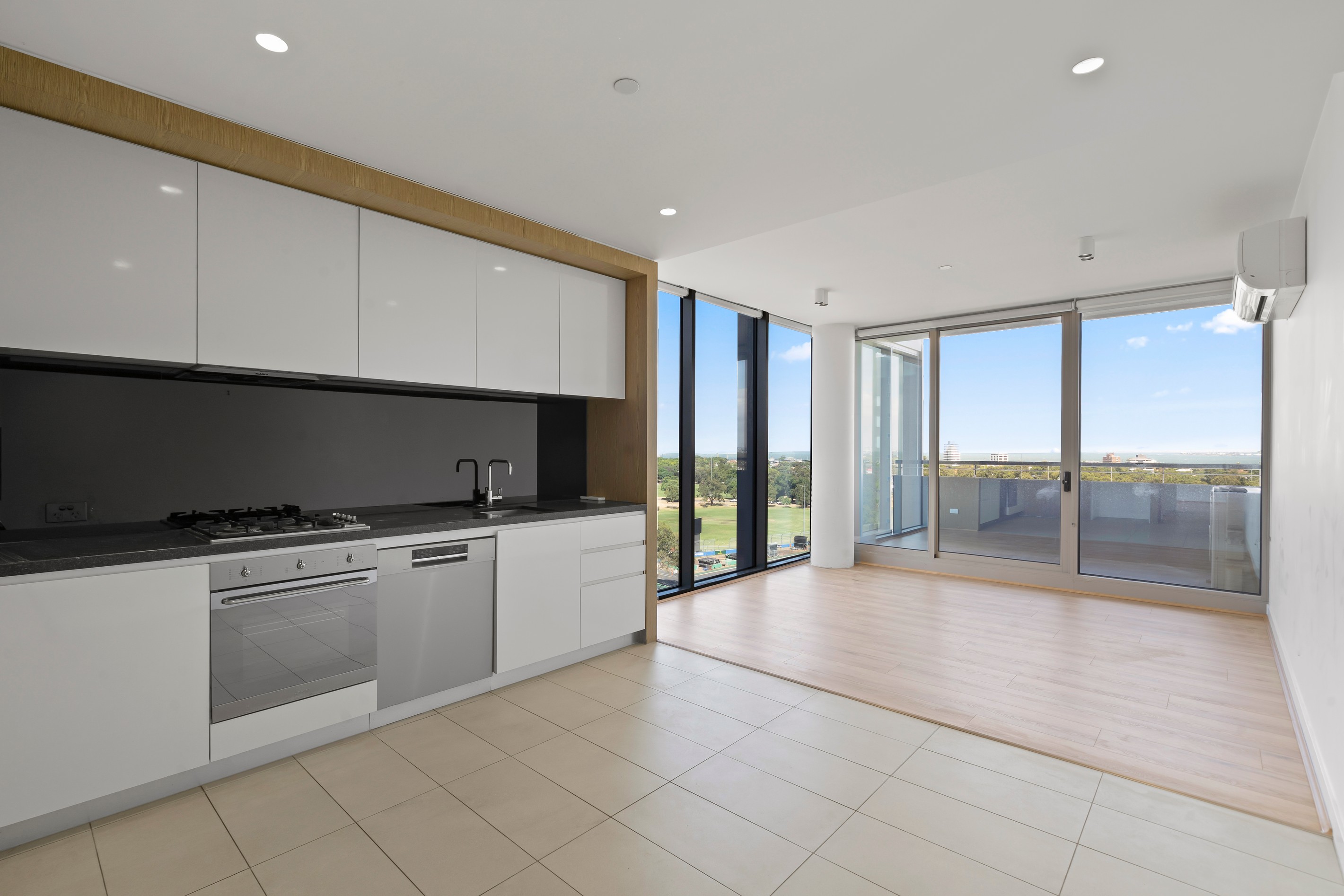 1005/74 Queens Road, Melbourne, VIC 3004