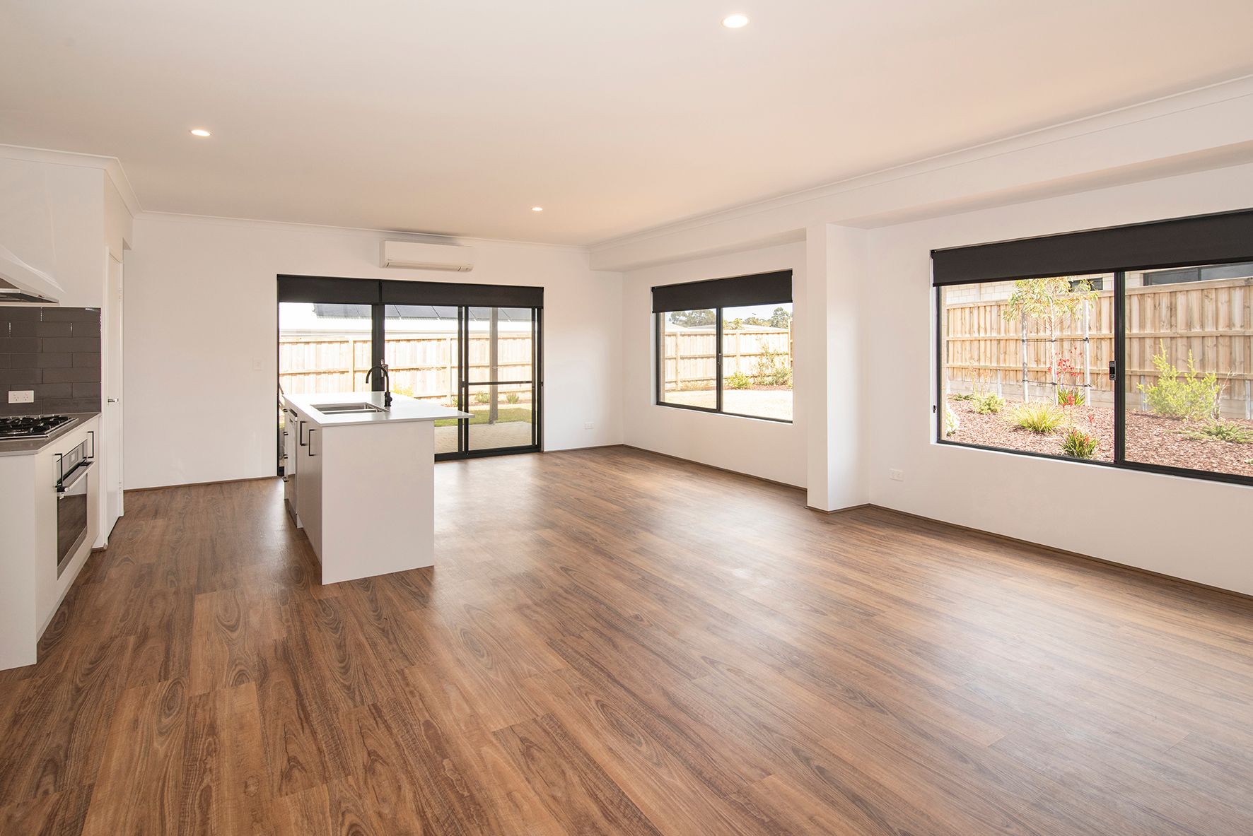 4 Maclaren Crescent — photo 7 of 15
