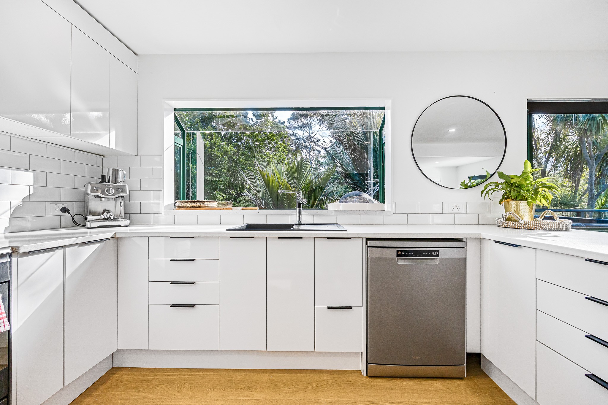 72 Albany Highway, Greenhithe, North Shore City