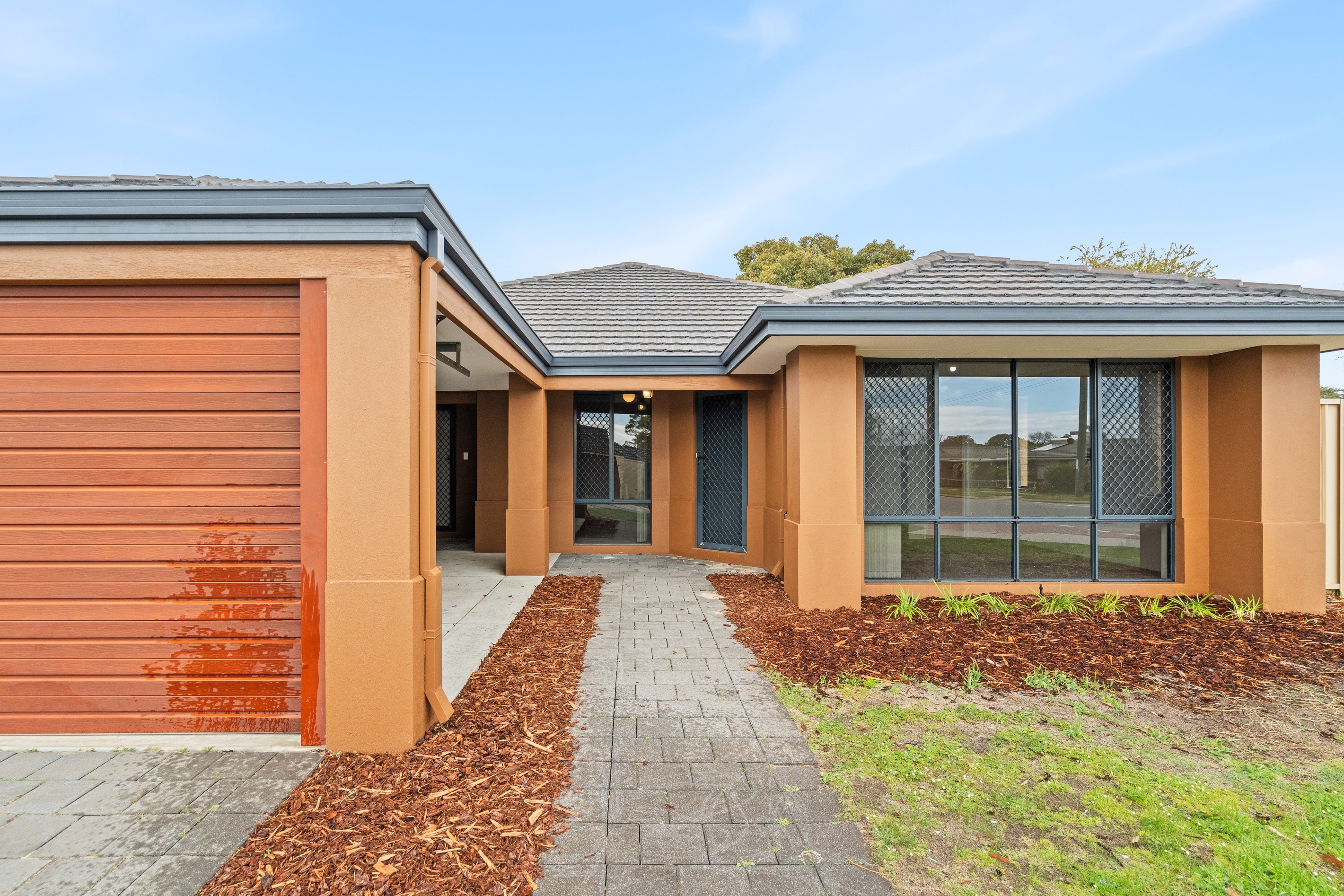 2 Rivose Way, Cloverdale, WA 6105