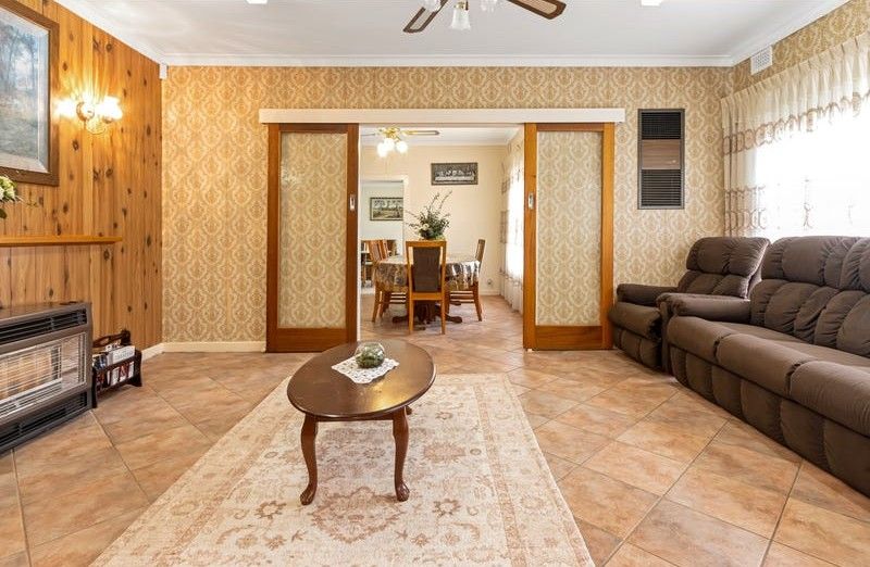 18 Lorenz Street — photo 11 of 20
