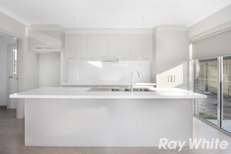 17 Violet Crescent, Officer, VIC 3809