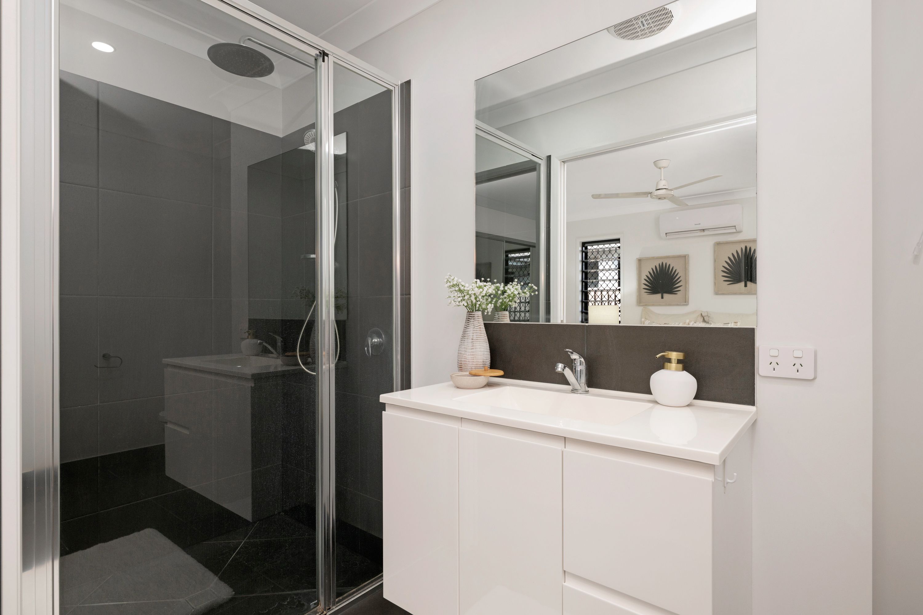 61 Leggett Crescent — photo 13 of 19