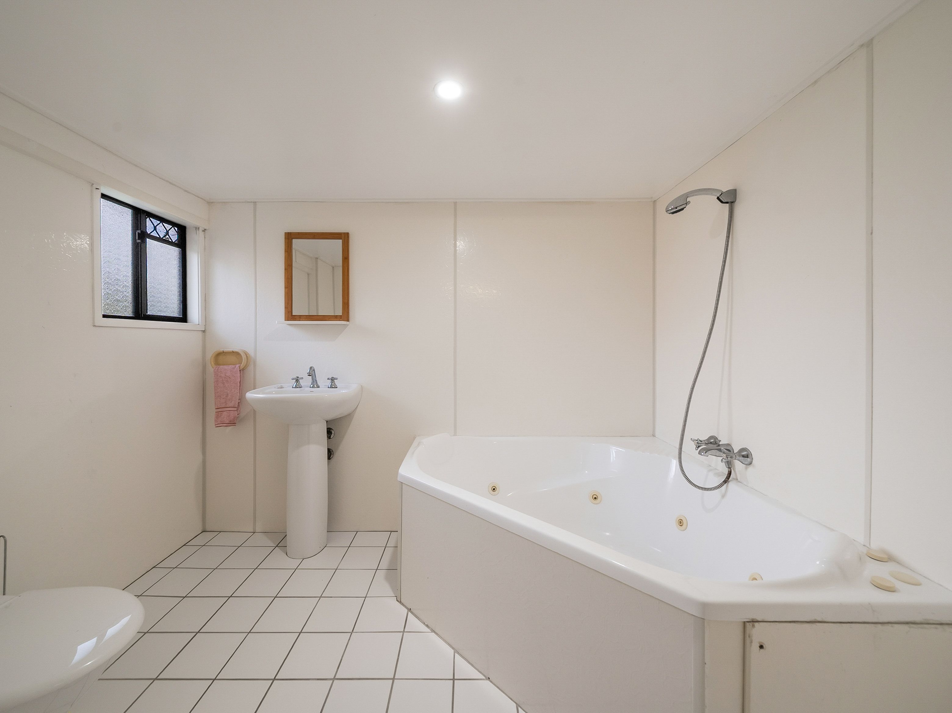 33 Ewan Street — photo 14 of 24