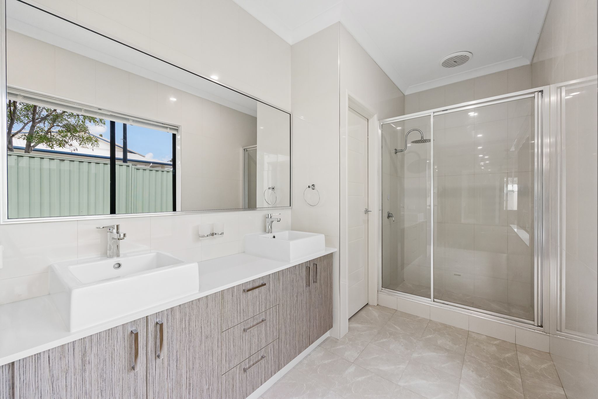 368 Sydenham Street — photo 9 of 23