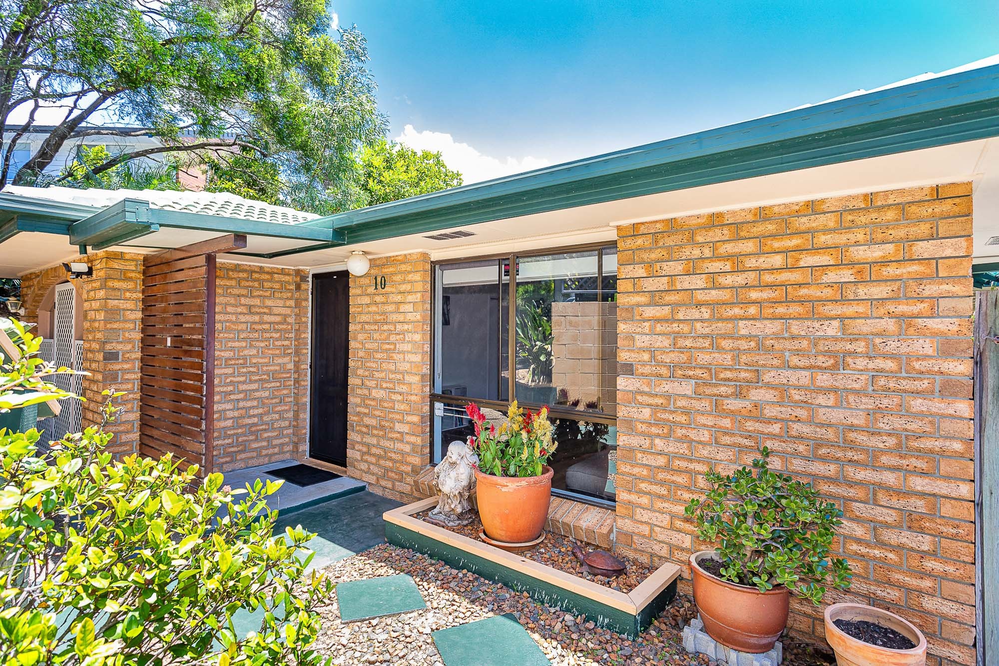 10 Dewar Court, Highland Park, QLD 4211
