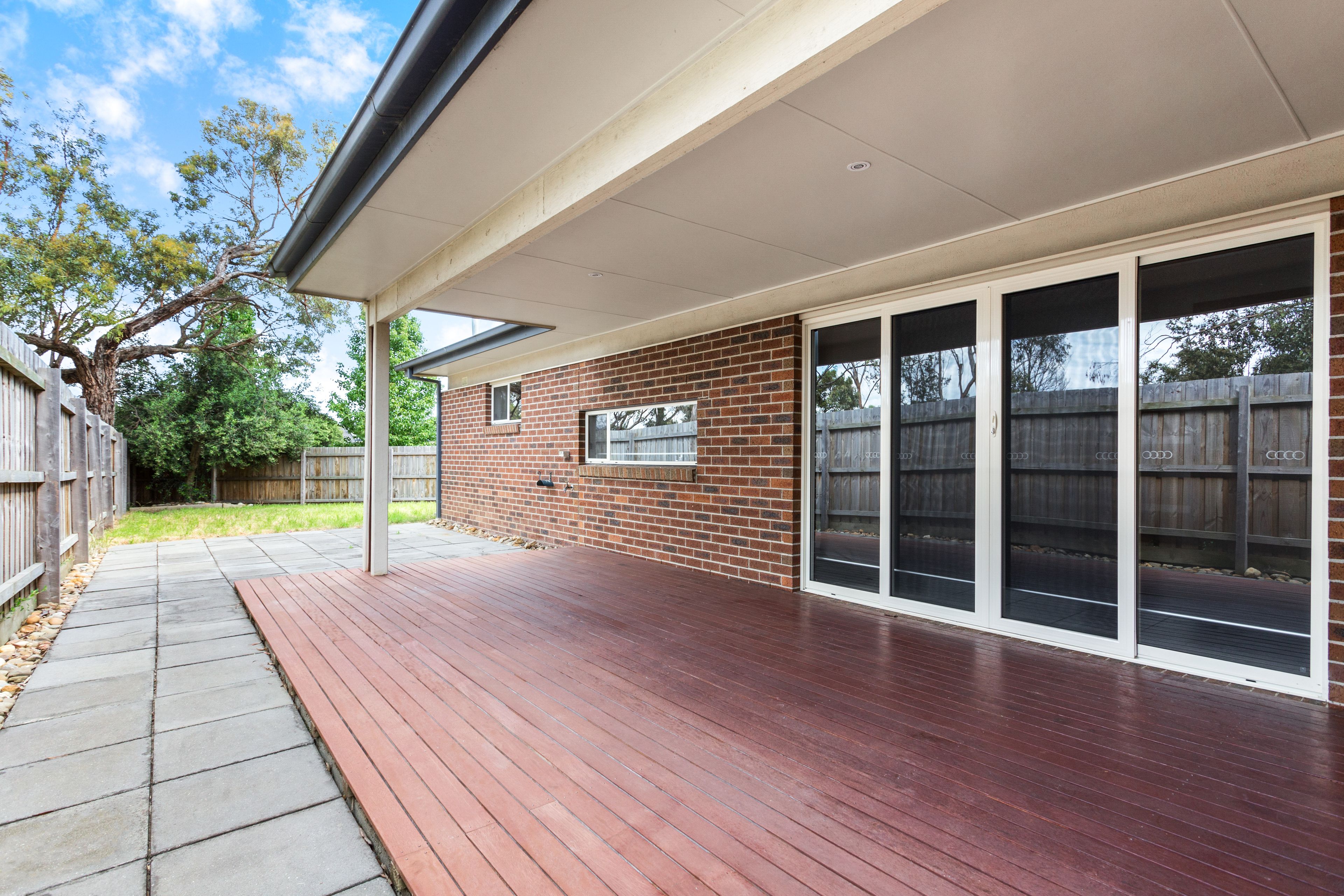 10 Riviera Drive — photo 4 of 17