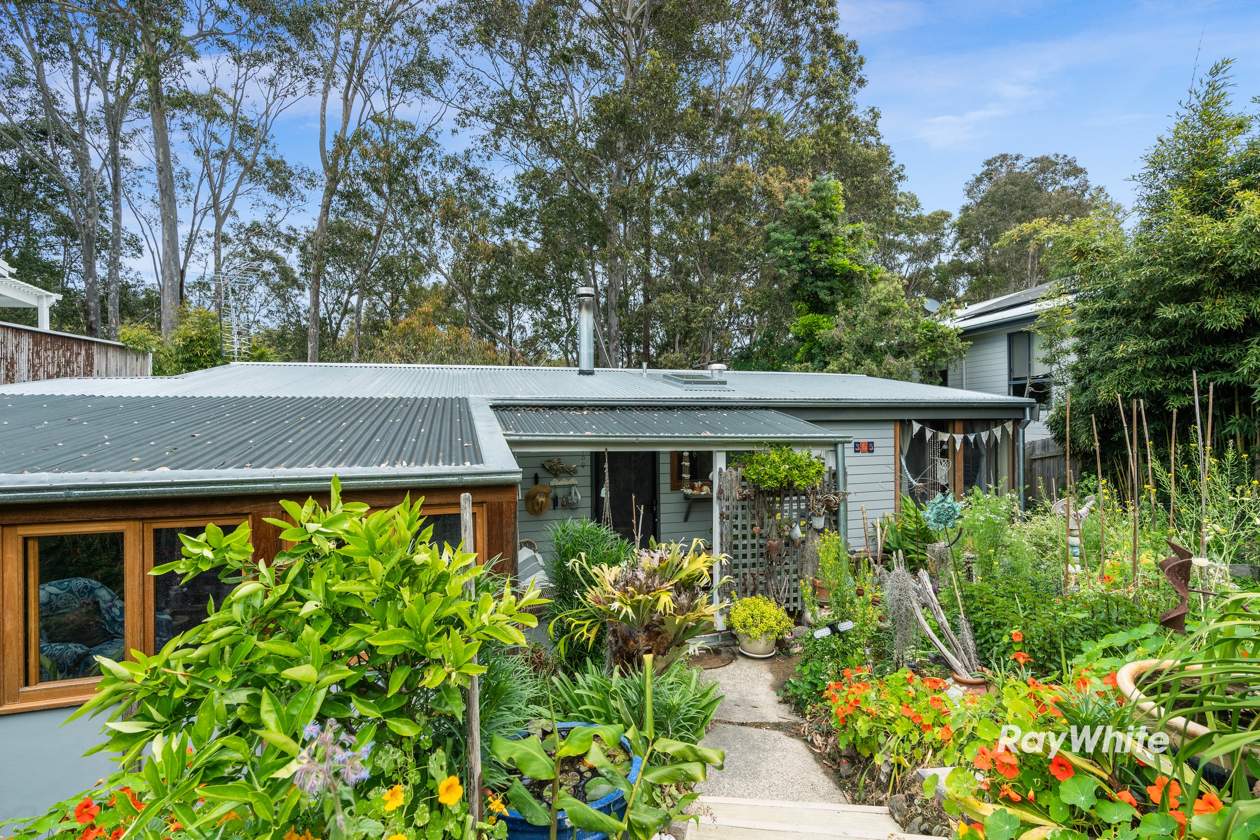 305 South Head Road, Moruya Heads, NSW 2537