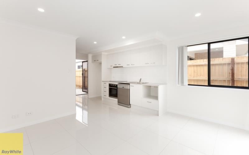 2/5 Ward Street, Flinders View, QLD 4305