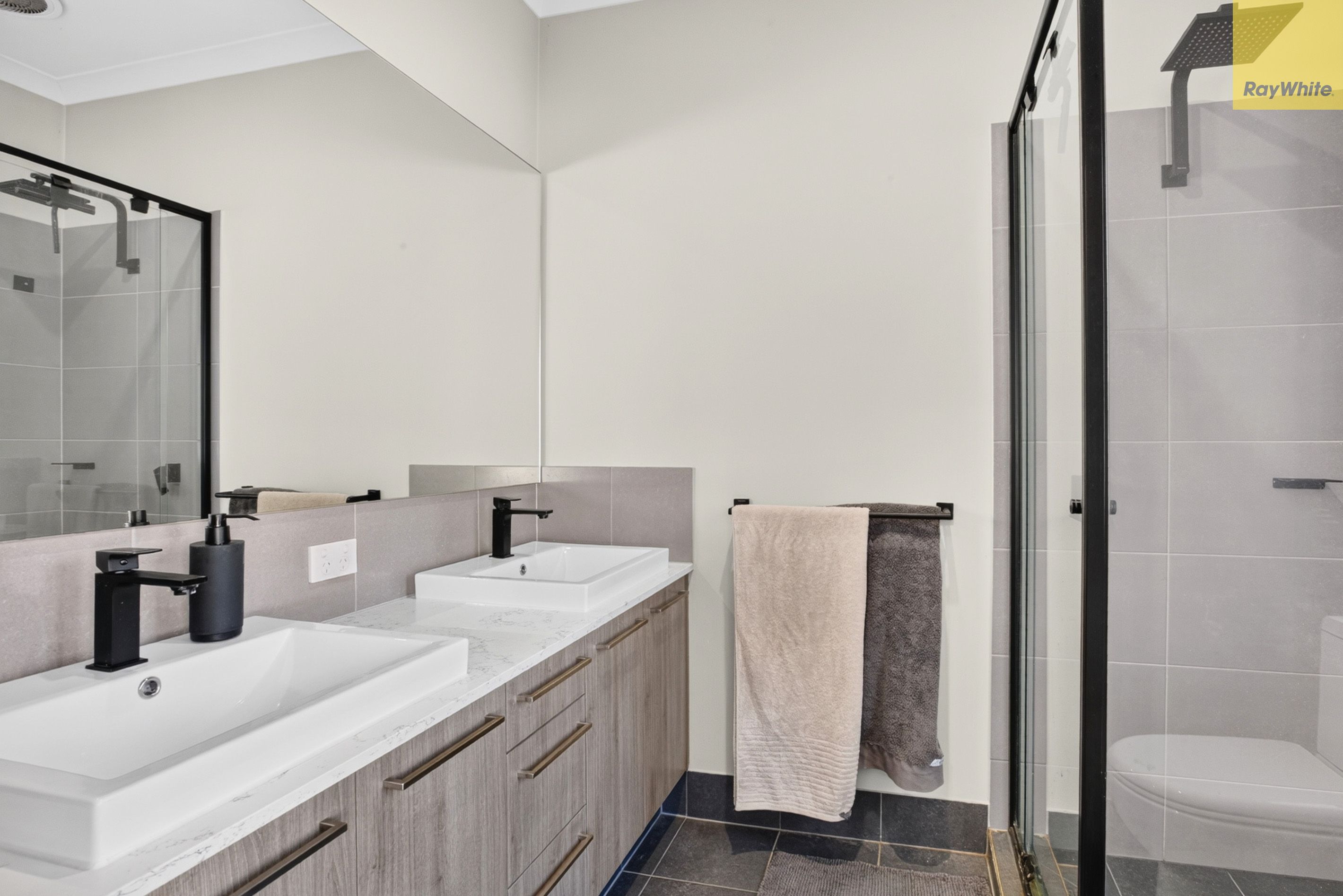 160 Stonehill Drive — photo 7 of 19