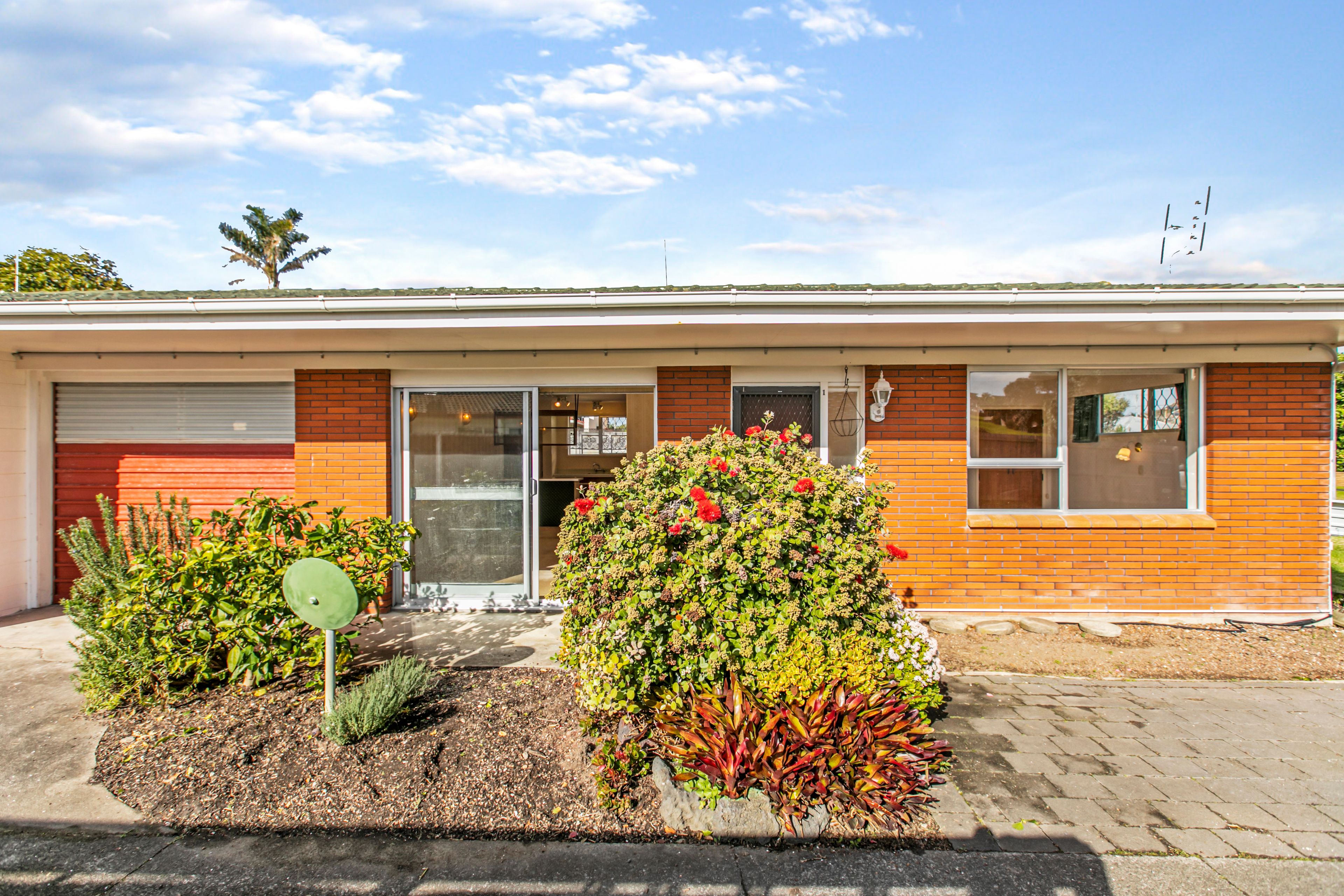 1/3 Jern Place, Eastern Beach, Manukau City