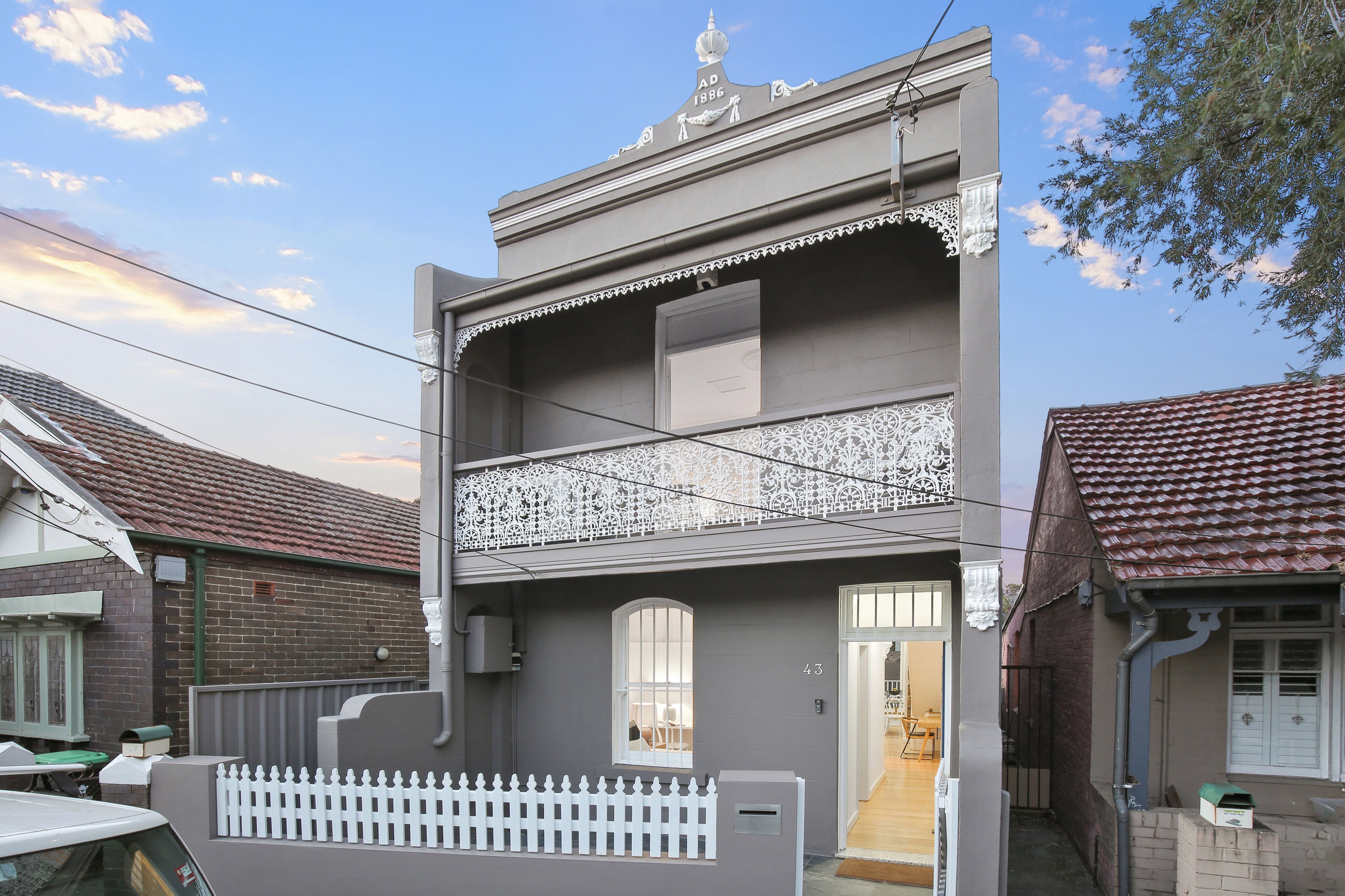 43 Augustus Street