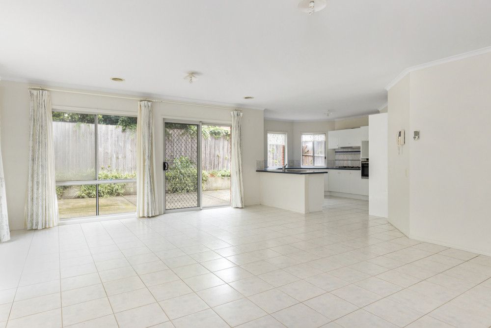 86 Herriotts Boulevard, Glen Waverley, VIC 3150