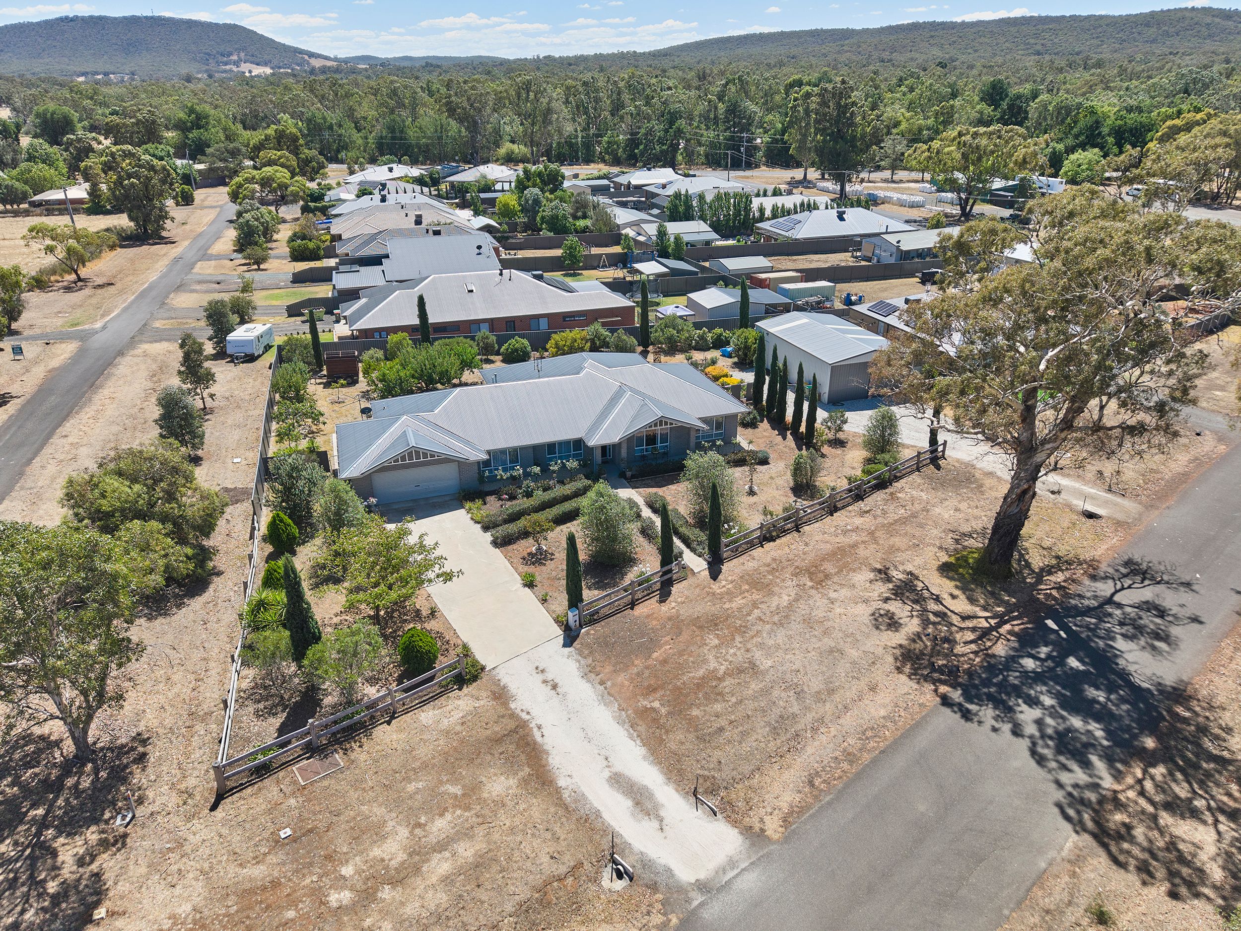 4 Baynton Street, Heathcote, VIC 3523