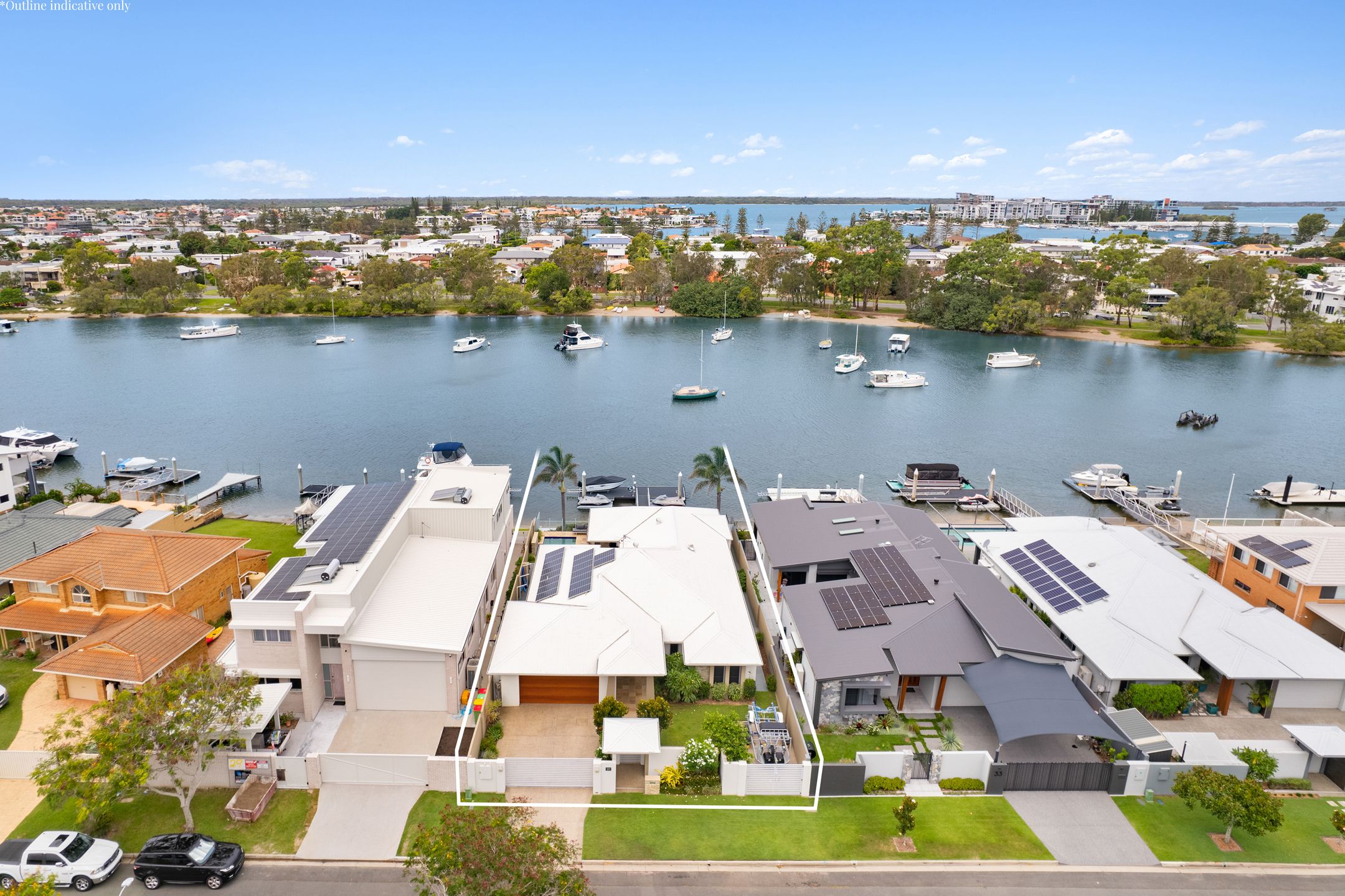 31 Lindsay Parade, Paradise Point, QLD 4216