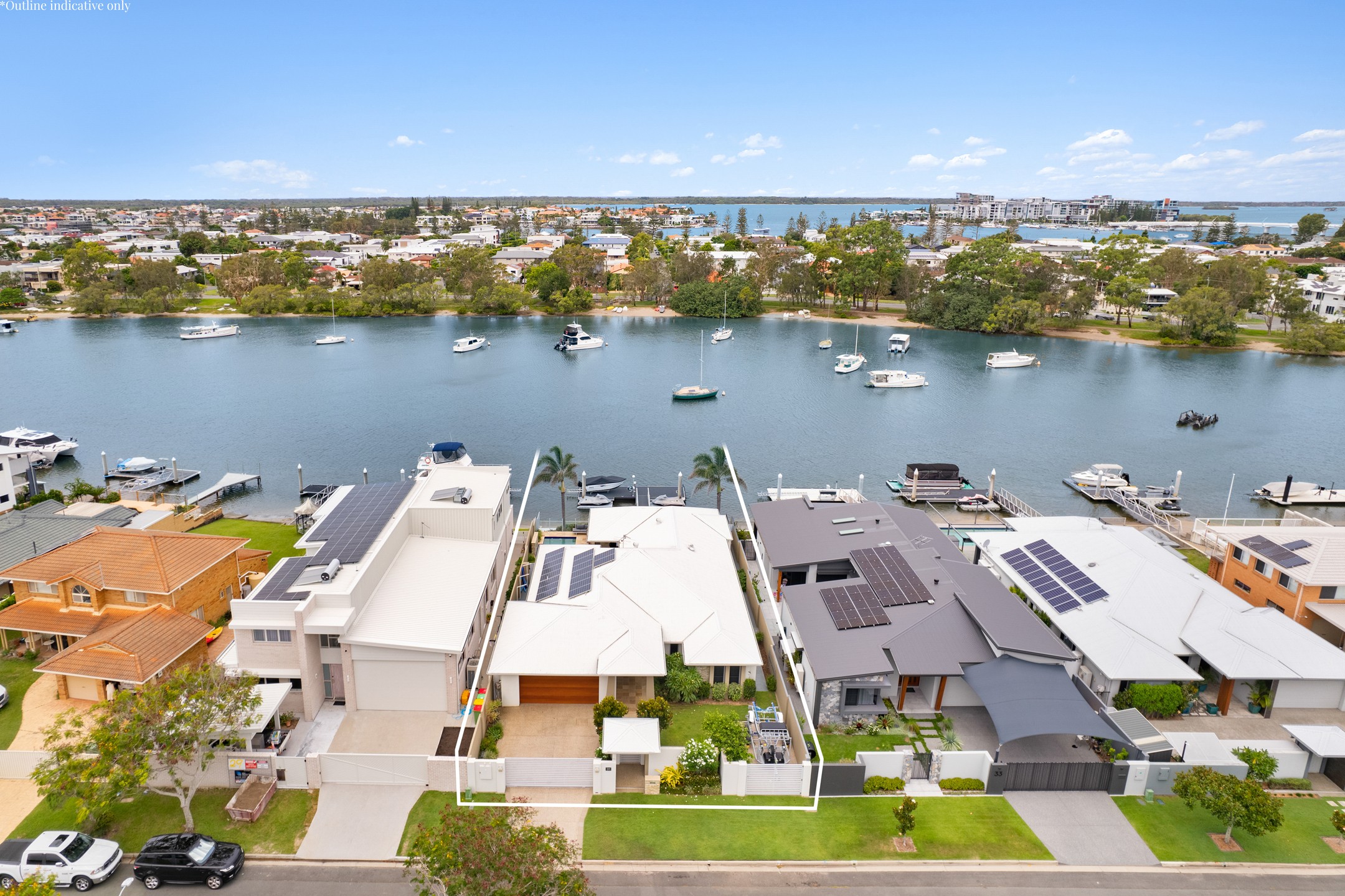 31 Lindsay Parade, Paradise Point, QLD 4216