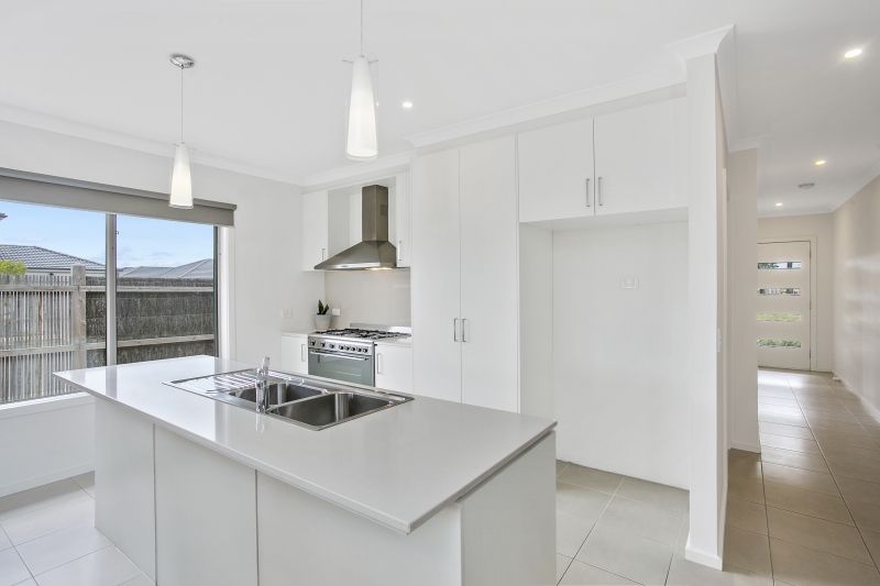 21 Glide Way, Armstrong Creek, VIC 3217