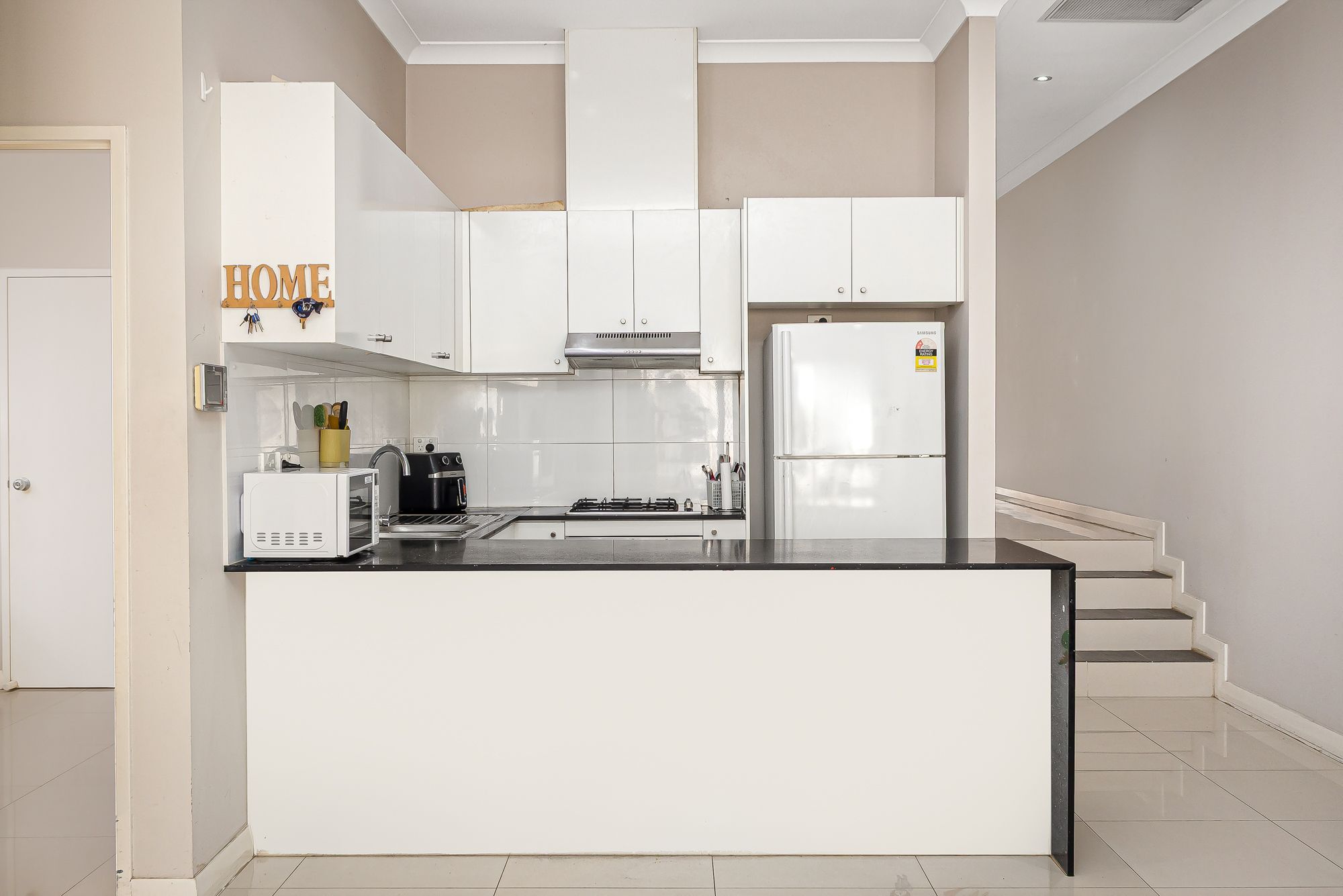6/15-17 Moren Street — photo 3 of 13