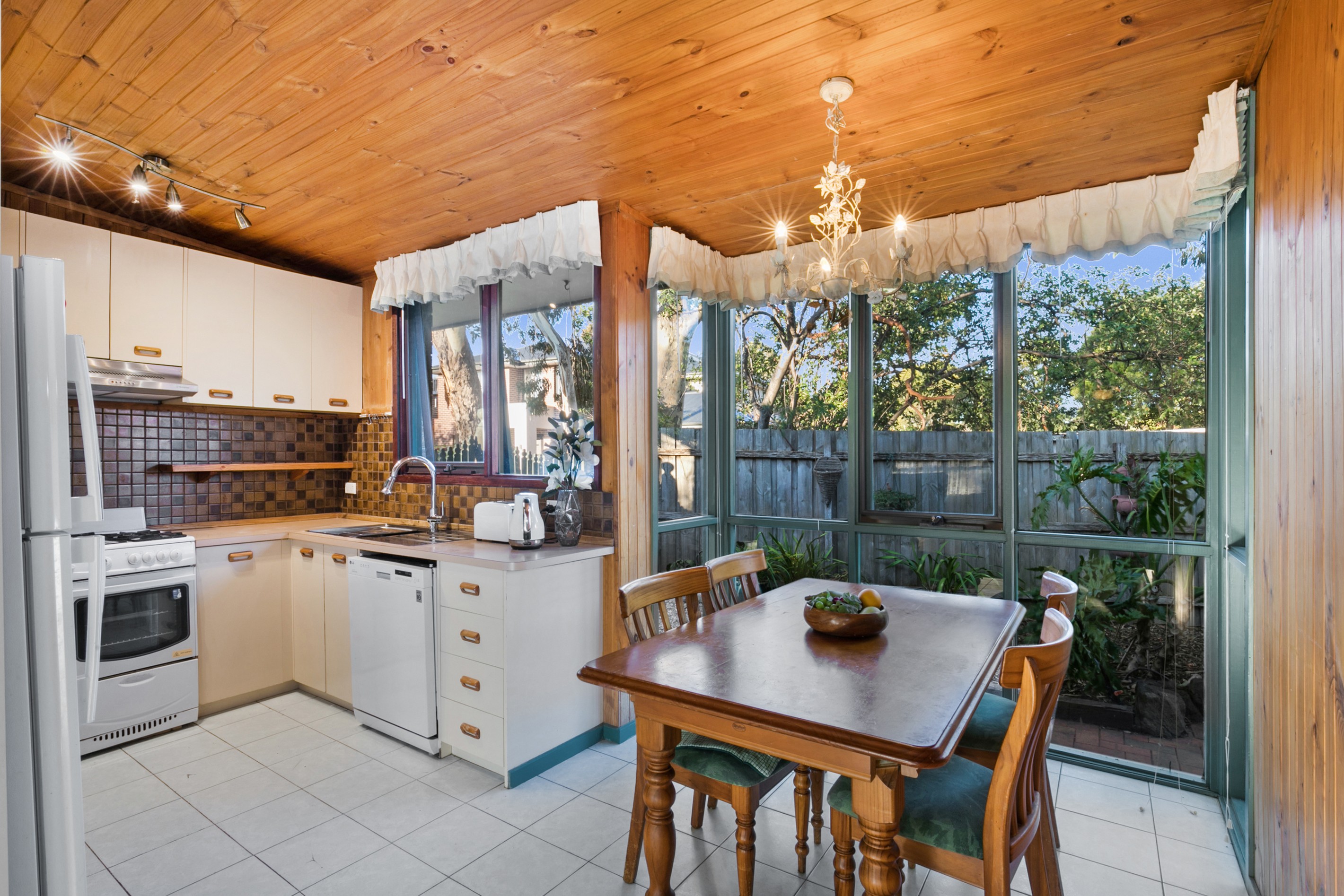 4 Dava Court, Ferntree Gully, VIC 3156