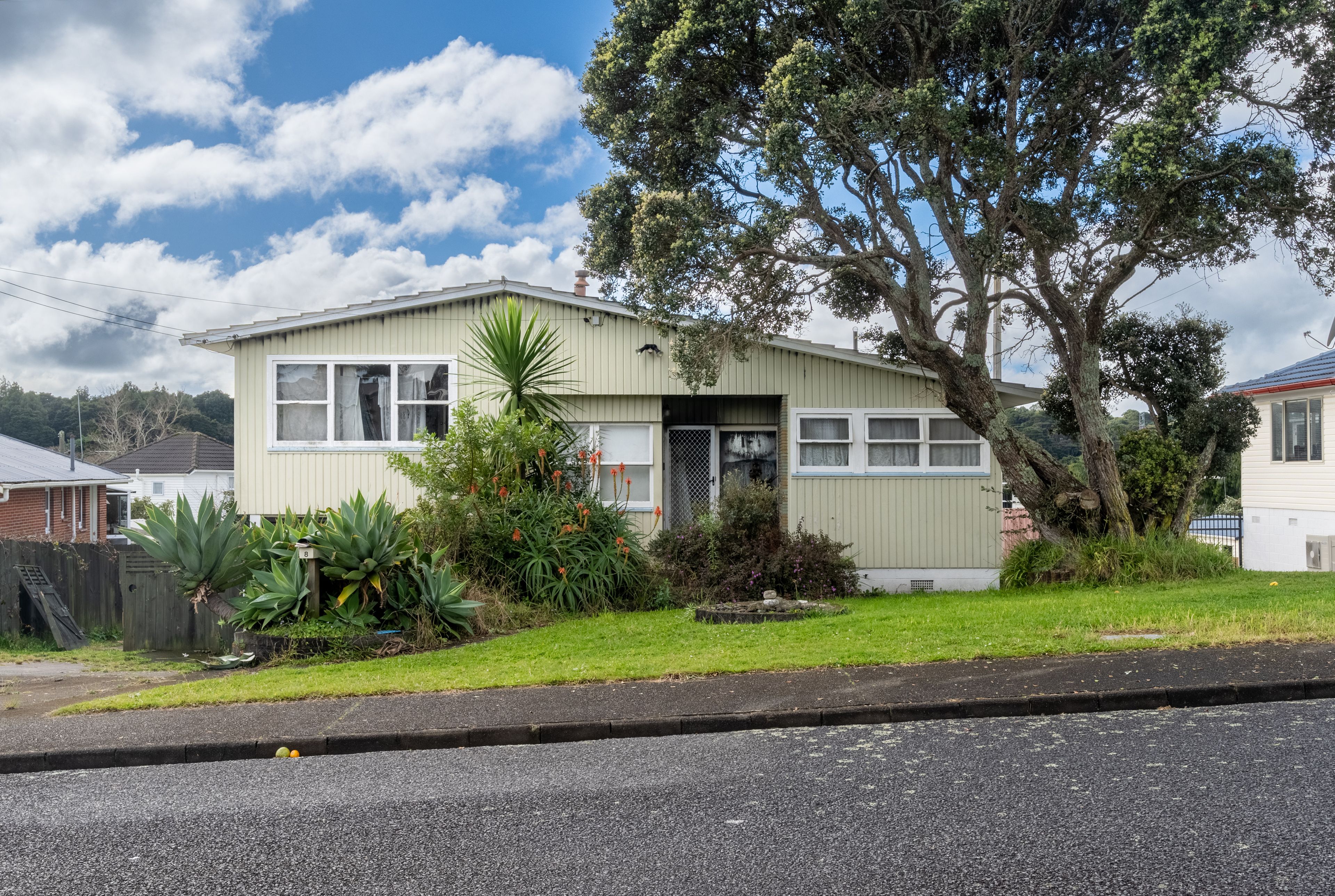 8 Lynmore Drive, Hill Park, Manukau City