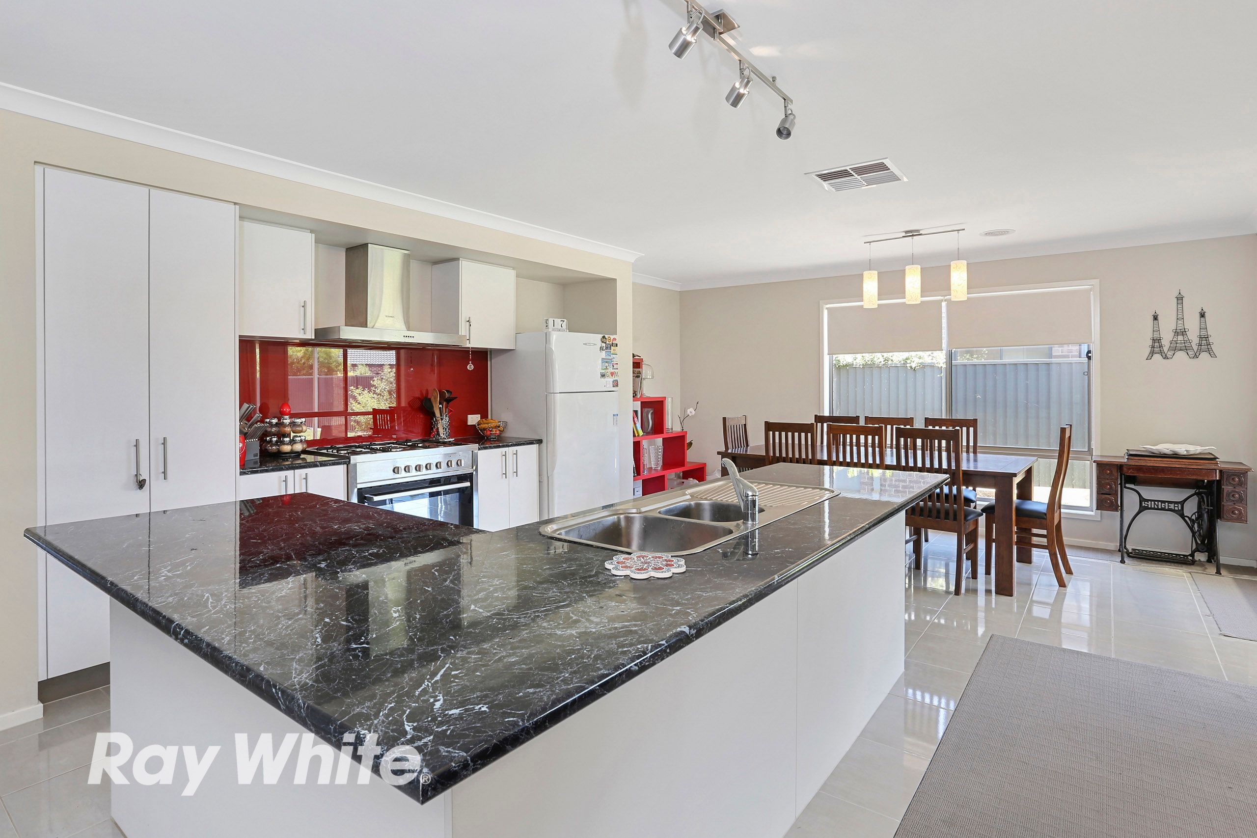 29 Kingfisher Court, Lara, VIC 3212