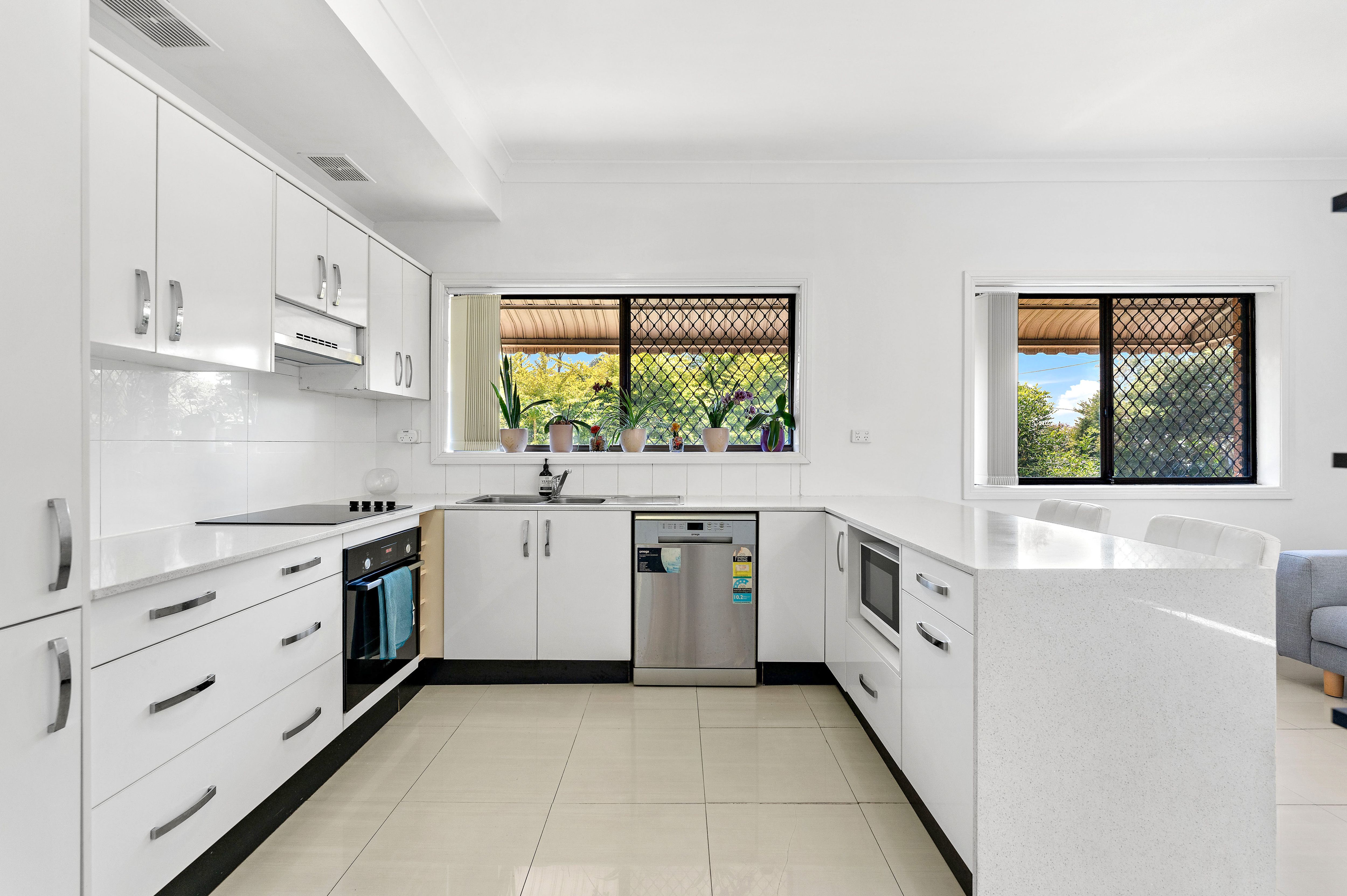 845 Old Cleveland Road, Carina QLD 4152