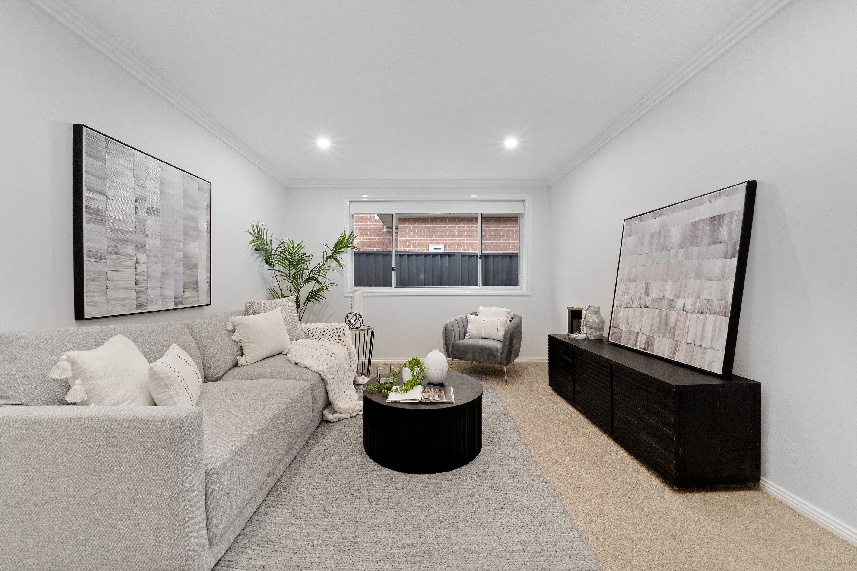 8 Wales Avenue, JORDAN SPRINGS, NSW 2747