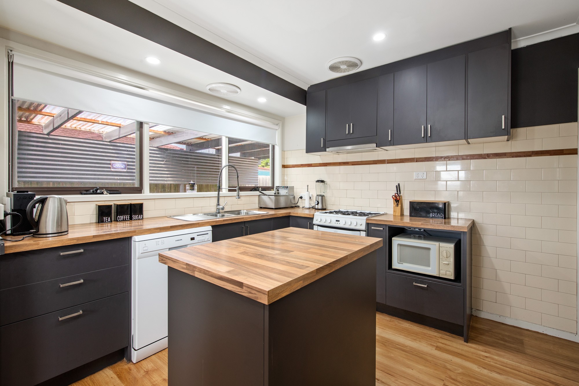 8 Topaz Avenue, Wyndham Vale, VIC 3024