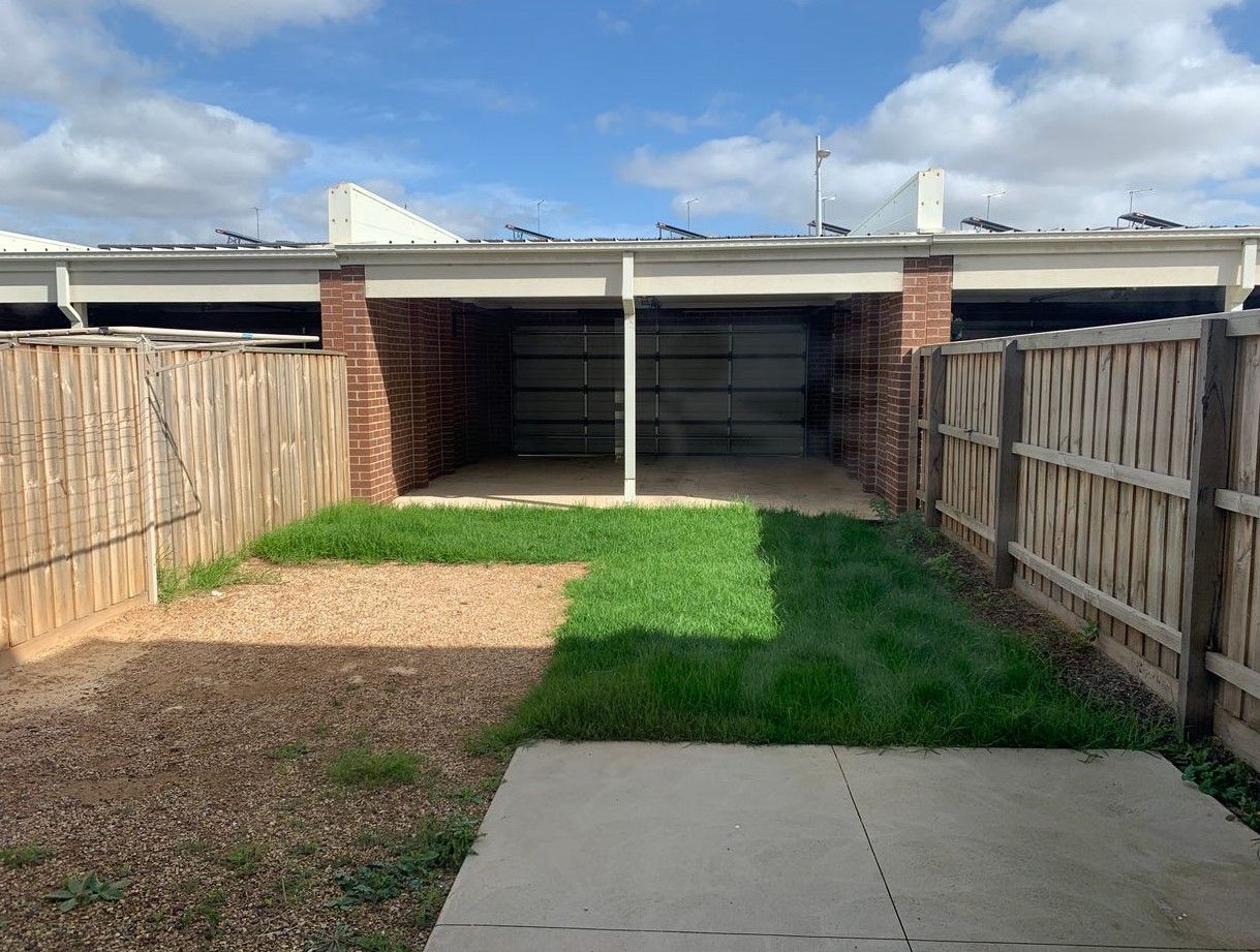 30 Treeve Parkway, Werribee, VIC 3030