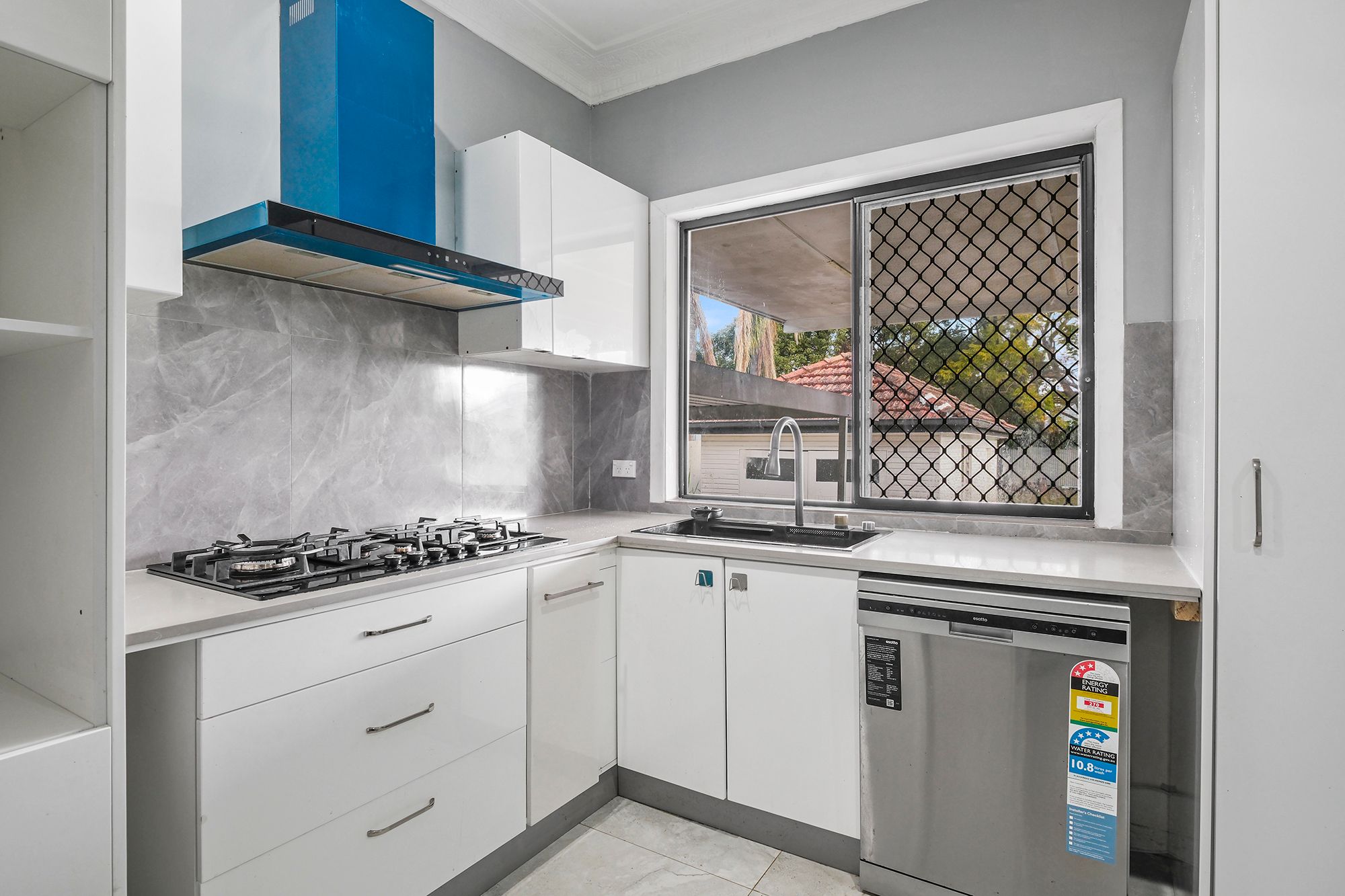 39 Inskip Street — photo 3 of 14