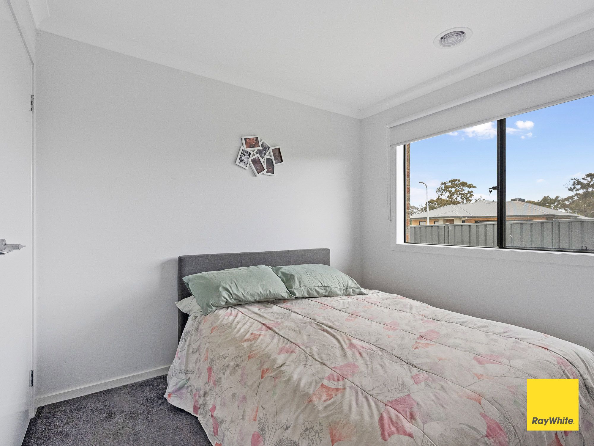 10 Streeton Avenue — photo 10 of 15