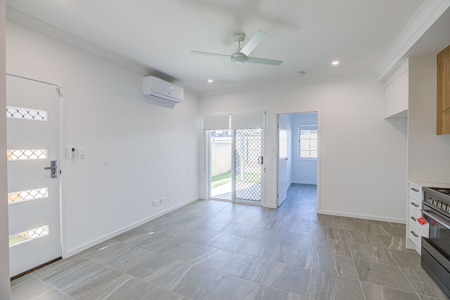 1/34 Redzel Court — photo 5 of 11